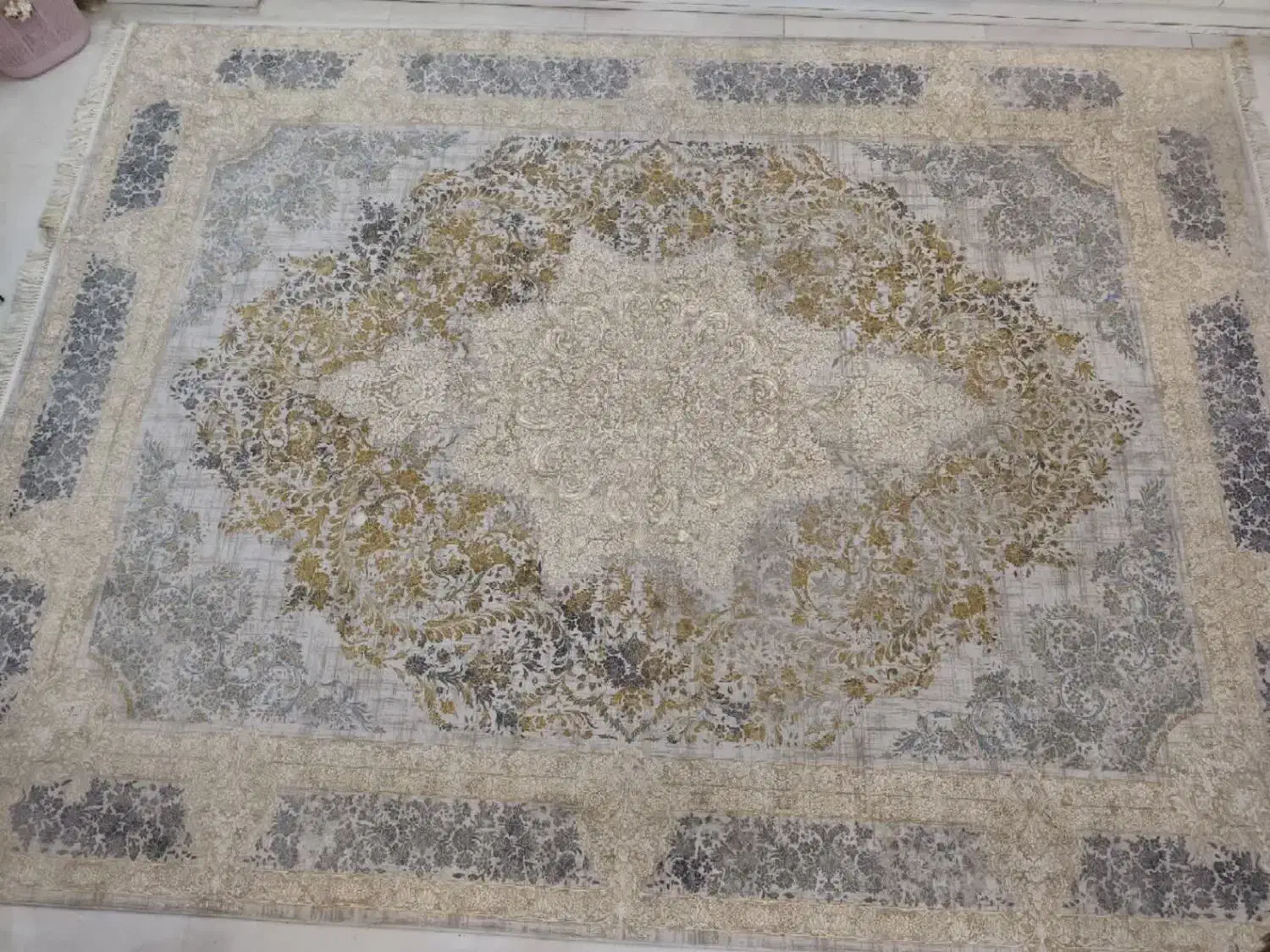 فرش ماشینی ۳ در ۴ . ۷۰۰ شونه|فرش|مشهد, پروین اعتصامی|دیوار
