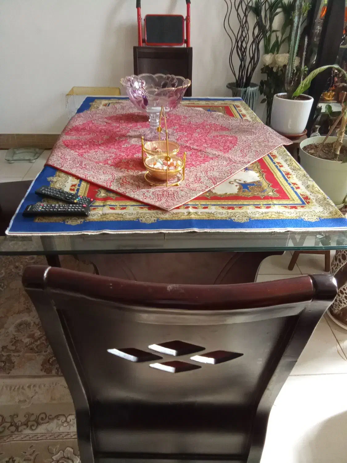 میز شیشه ای|میز و صندلی غذاخوری|زاهدان, |دیوار