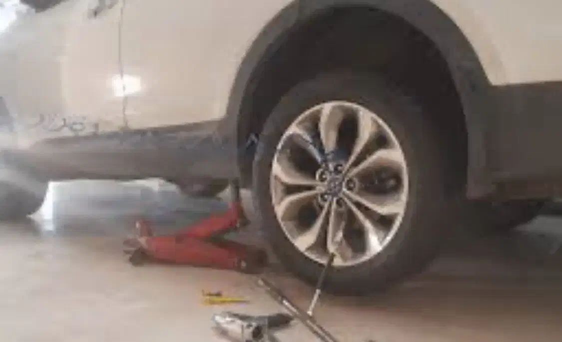 پنچرگیری سیار باطری امداد خودرو در محل شما|خدمات موتور و ماشین|شیراز, فرهنگ شهر|دیوار