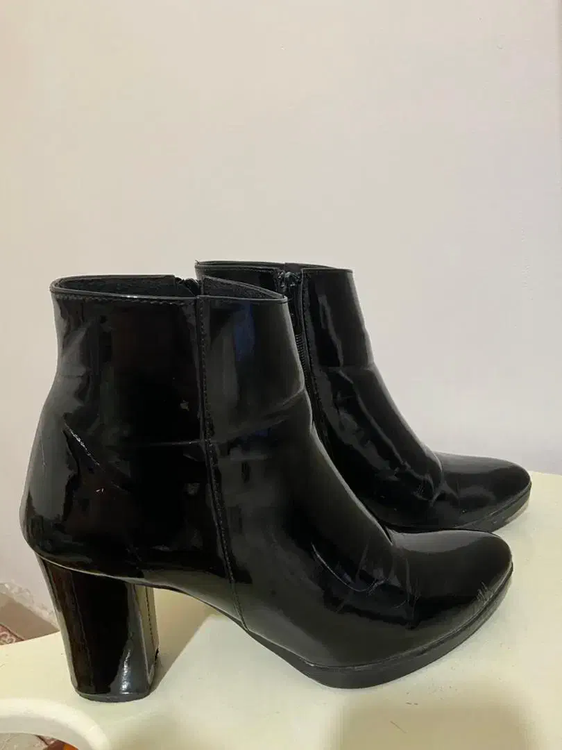 نیم بوت ورنی|کیف، کفش، کمربند|هشتگرد, شهرک دانش|دیوار