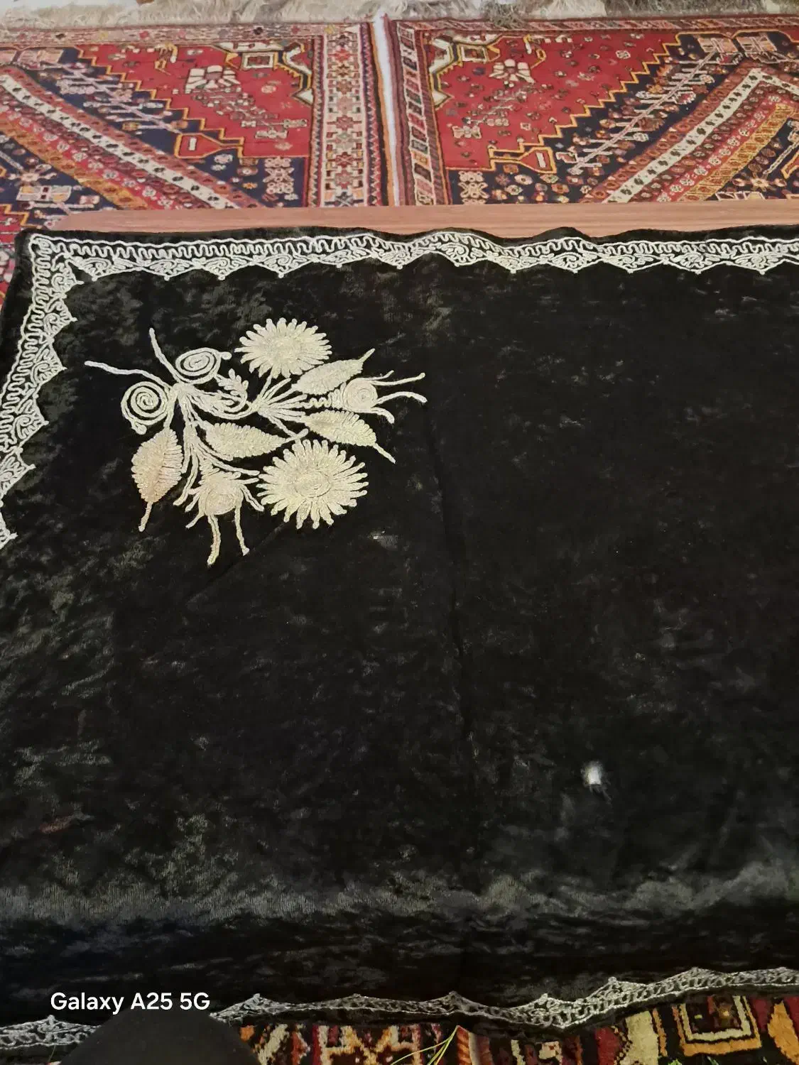 رو میزی عتیقه|پرده، رانر، رومیزی|صدرا-فارس, فاز ۱|دیوار