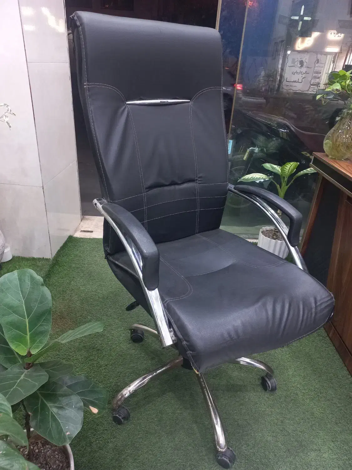 فروش صندلی مدیریت|مبلمان اداری|رشت, باهنر|دیوار