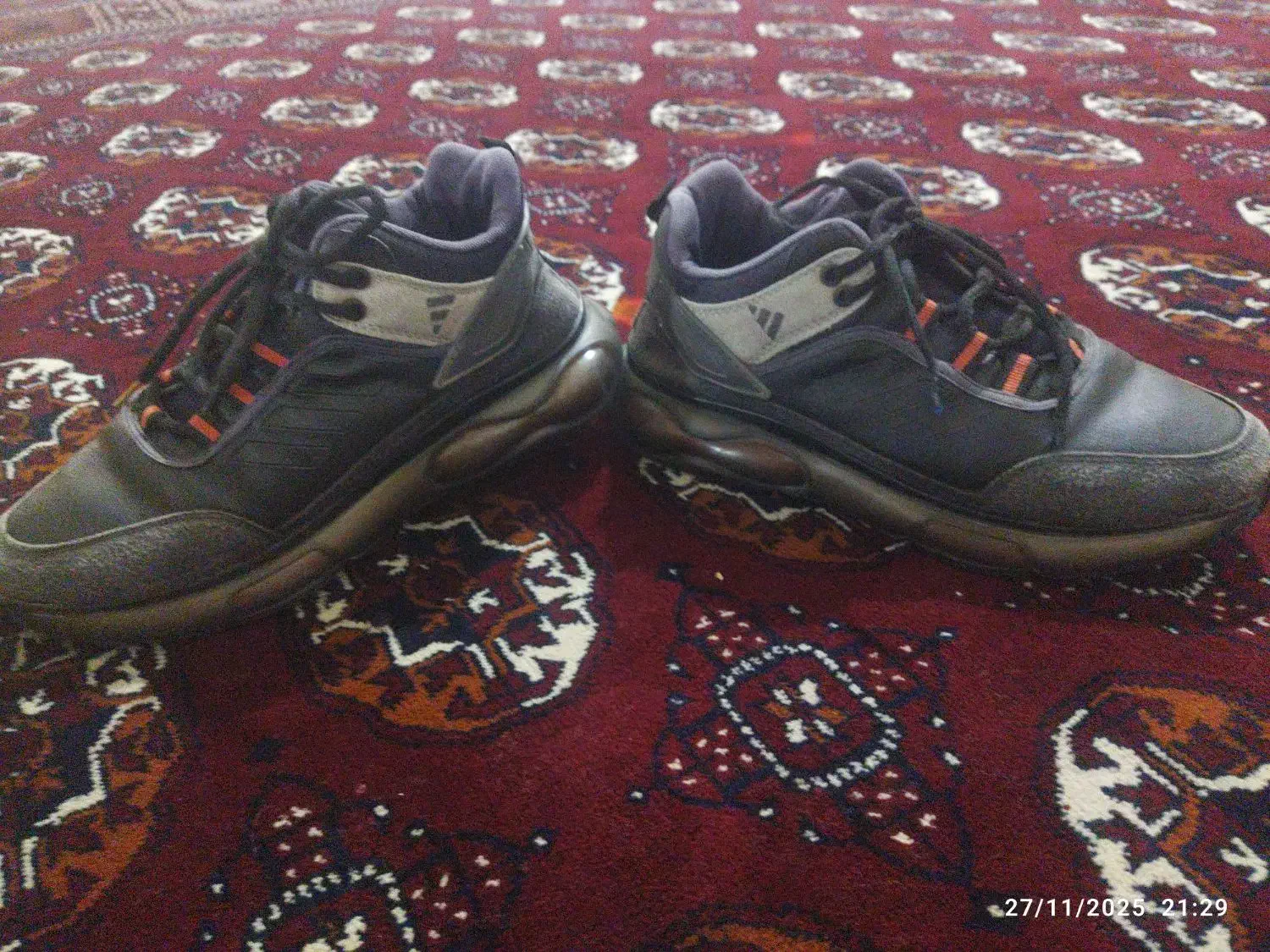 کفش فروشی تمیز خیلی محکم اسپرت اصلی|کیف، کفش، کمربند|آق قلا, |دیوار