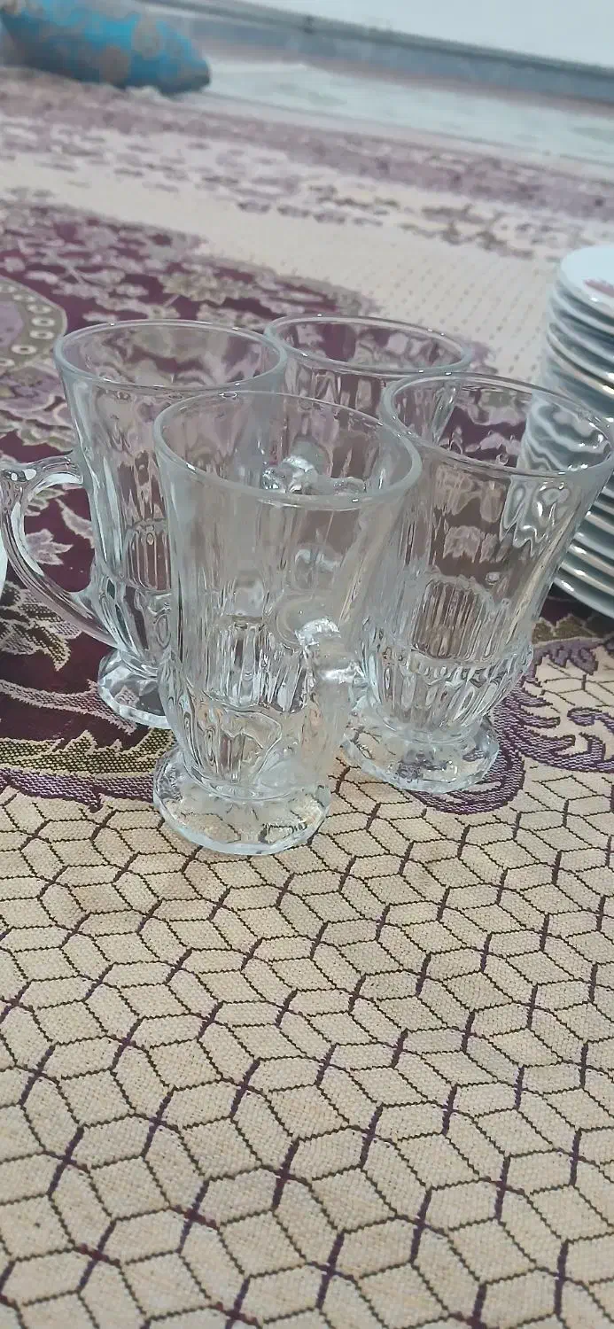 استکان پایه دار و پیش دستی چینی|ظروف سرو و پذیرایی|نظرآباد, رسالت|دیوار