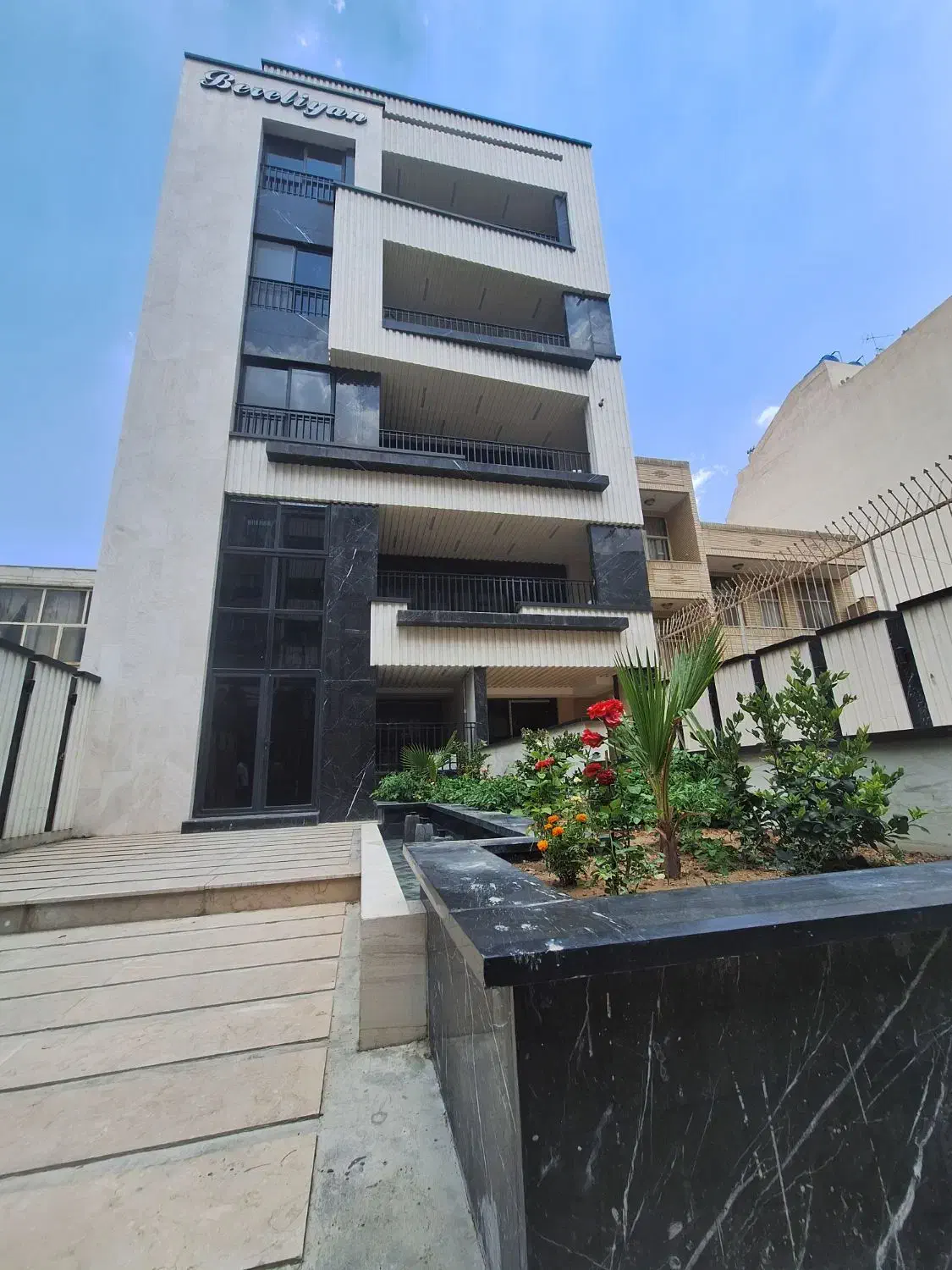 اپارتمان ۱۵۰ متری ۳خواب میرزاطاهر غربی تک واحدی|فروش آپارتمان|اصفهان, نصرآباد|دیوار