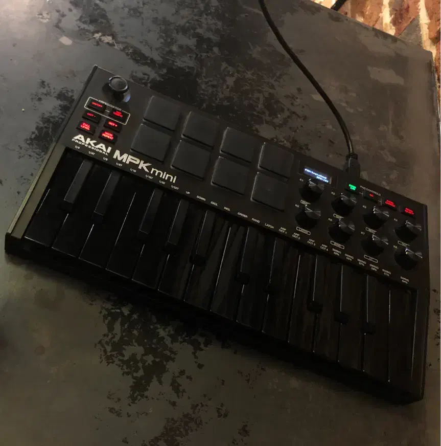 Mini controller akai mpg mini3|پیانو، کیبورد، آکاردئون|سنندج, |دیوار