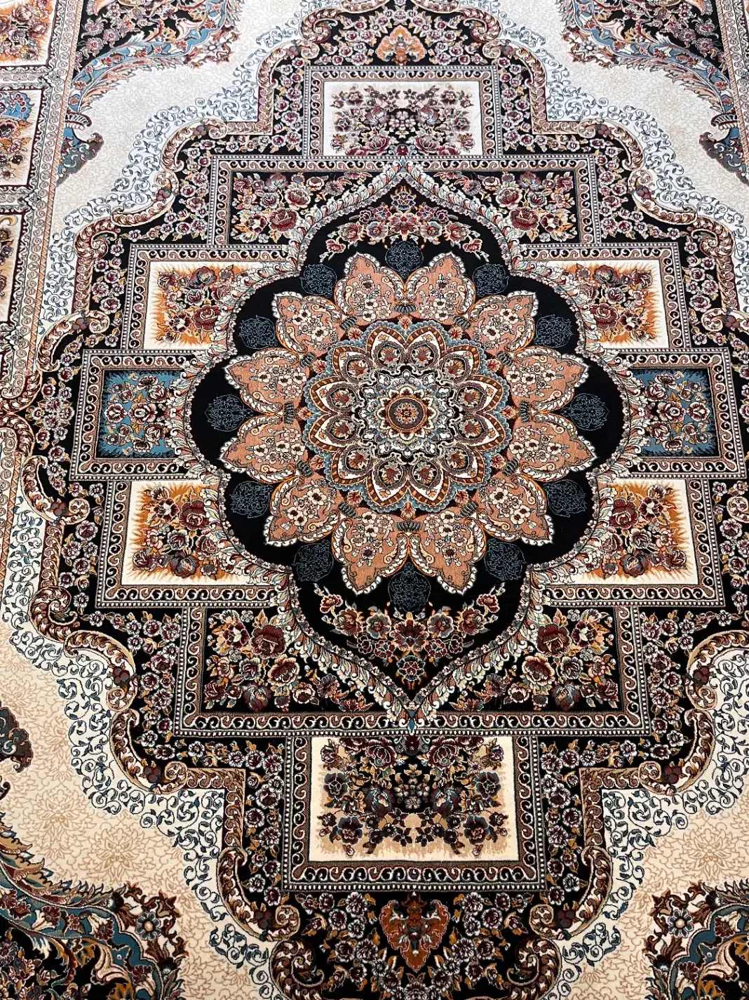 دو تخته فرش ۱۲ متری نو|فرش|اسفراین, |دیوار