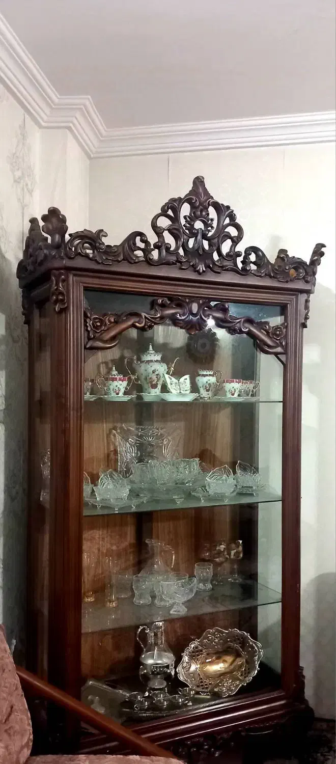 بوفه چوبی طبقات شیشه ای(۴طبقه) کاردست و سفارشی ساز|بوفه، ویترین، کنسول|مشهد, حجت|دیوار