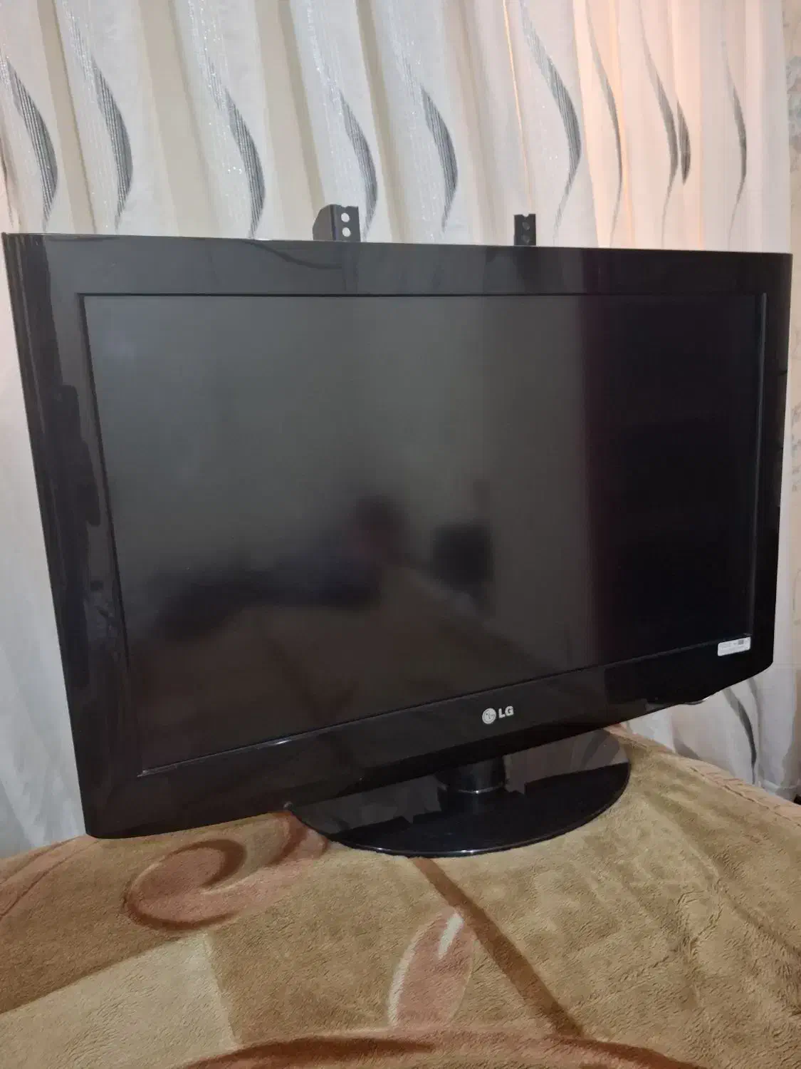 تلوزیون ال جی ۳۲ اینچ اصل کره|تلویزیون و پروژکتور|مشکین‌دشت, |دیوار