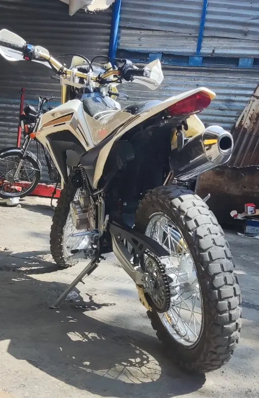yz250|موتورسیکلت|کاشان, معلم|دیوار