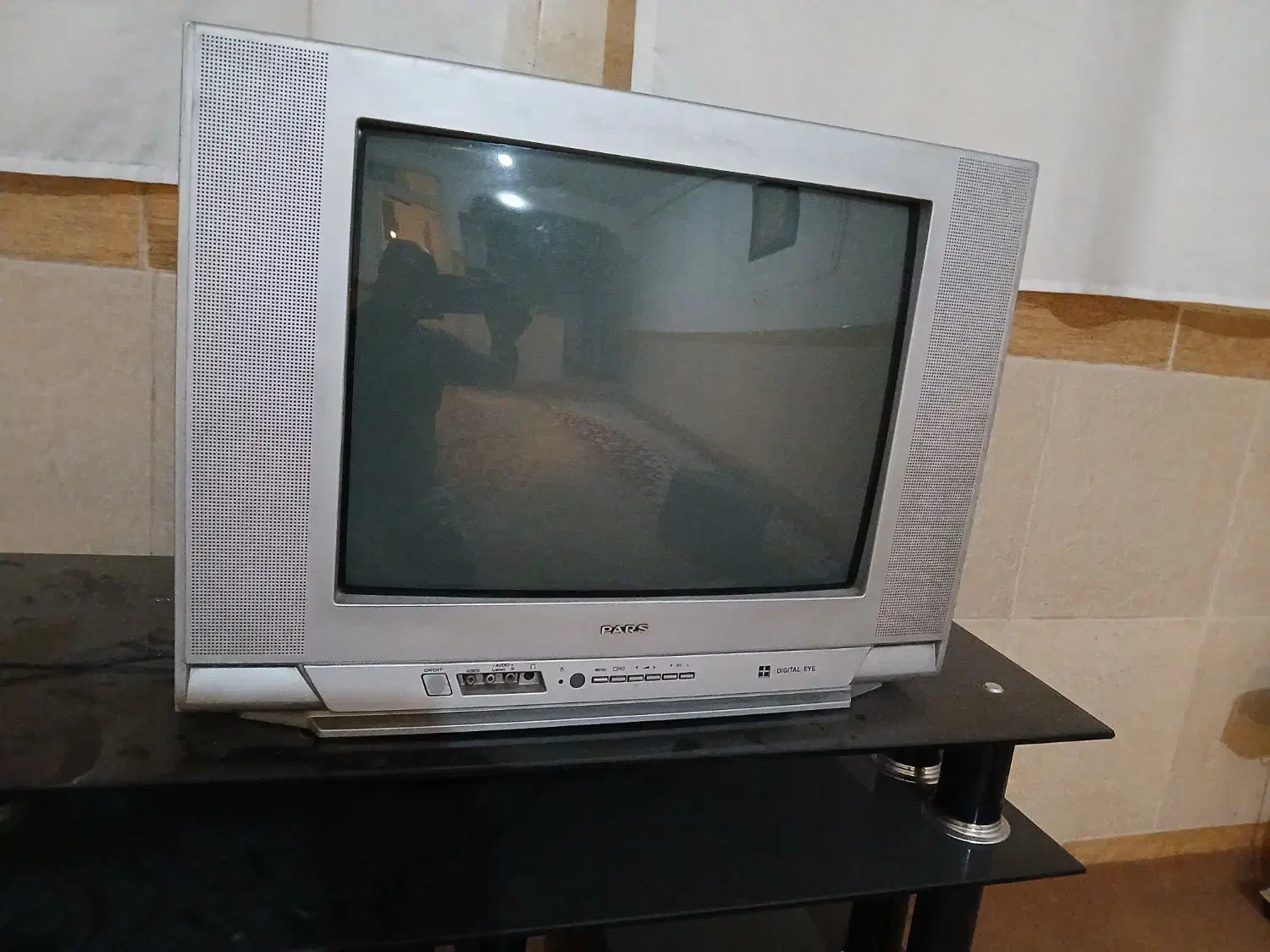 تلوزیون سالم توشیوا|تلویزیون و پروژکتور|اراک, |دیوار