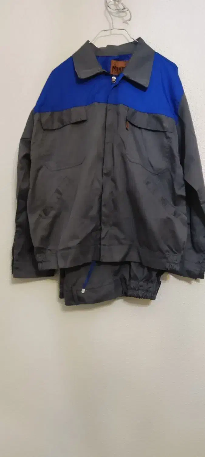 لباس کار کاملا نو|لباس|شاهین‌شهر, اقبال لاهوری|دیوار