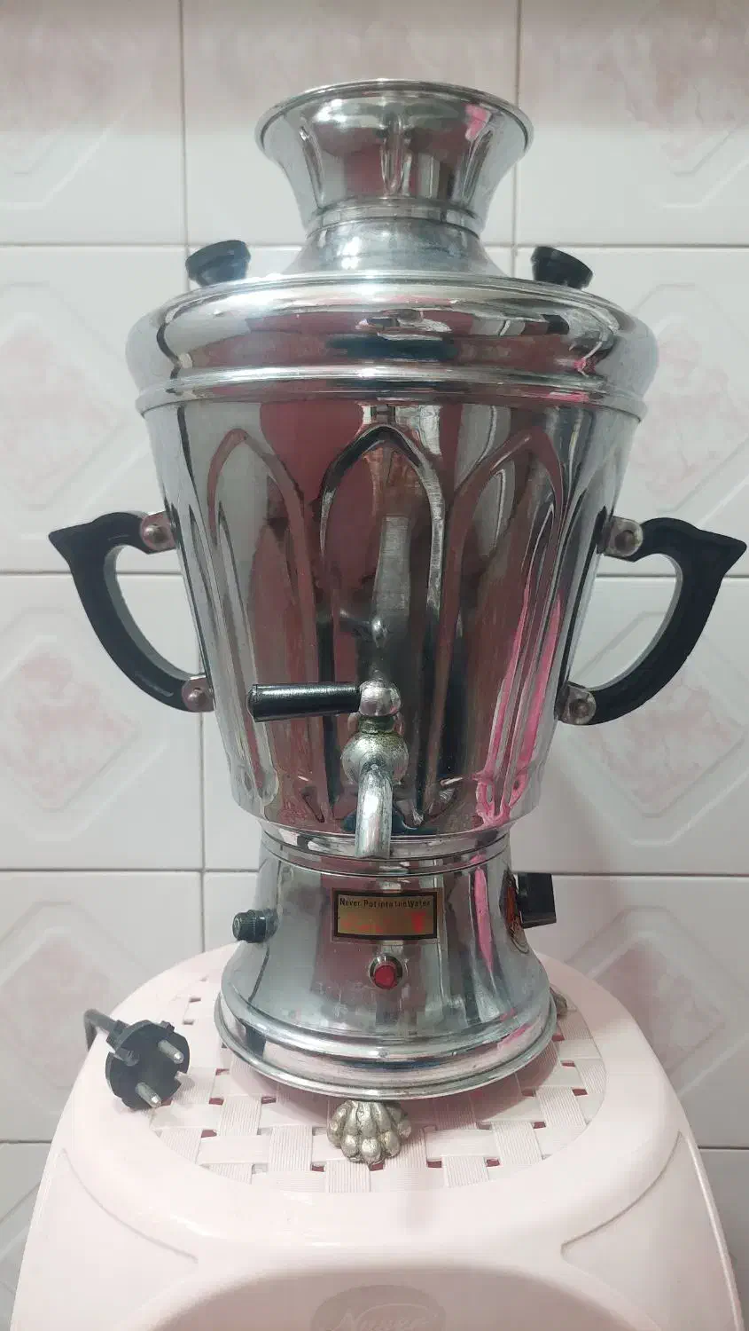 سماور برقی بزرگ۶لیتری|سماور، چایساز، قهوهساز|ری, دولتآباد|دیوار