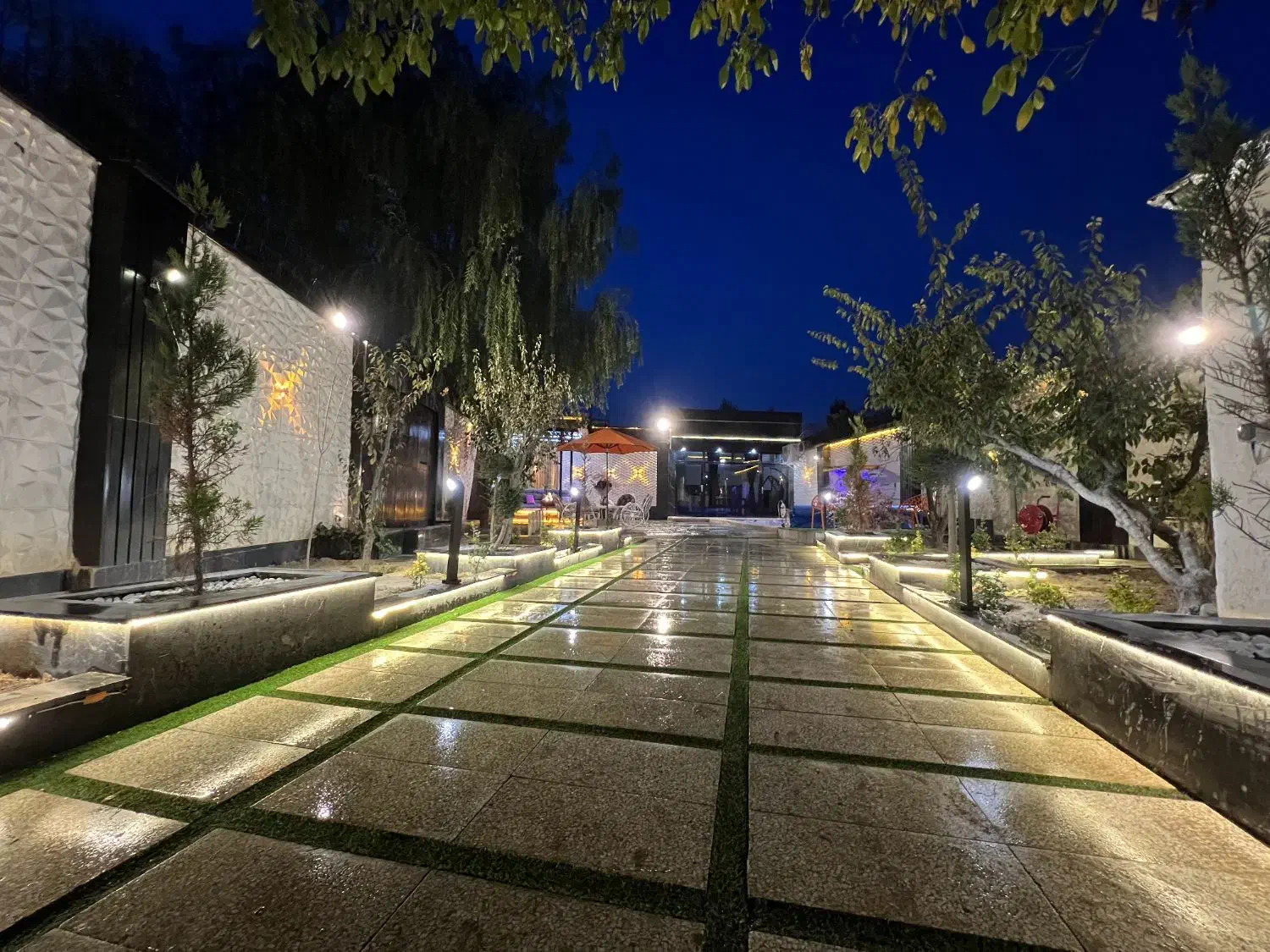 اجاره روزانه باغ ویلا استخردار آب گرم،نظافت تضمینی|اجارهٔ کوتاه‌مدت ویلا و باغ|تهران, بوستان چیتگر|دیوار