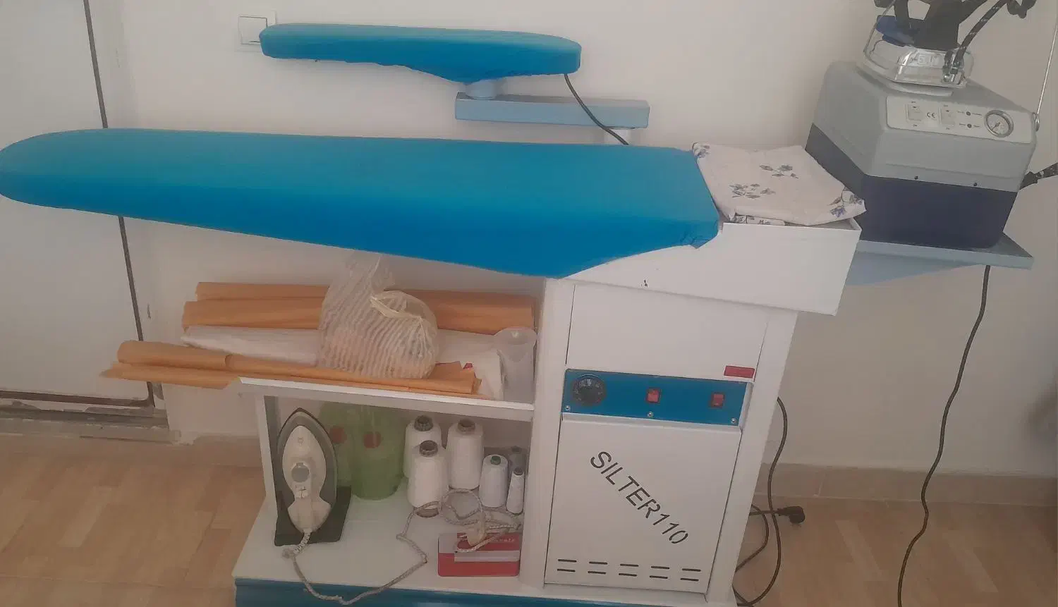 اتو صنعتی ترک +میز مکش قایقی نو|اتو و لوازم اتو|قزوین, |دیوار