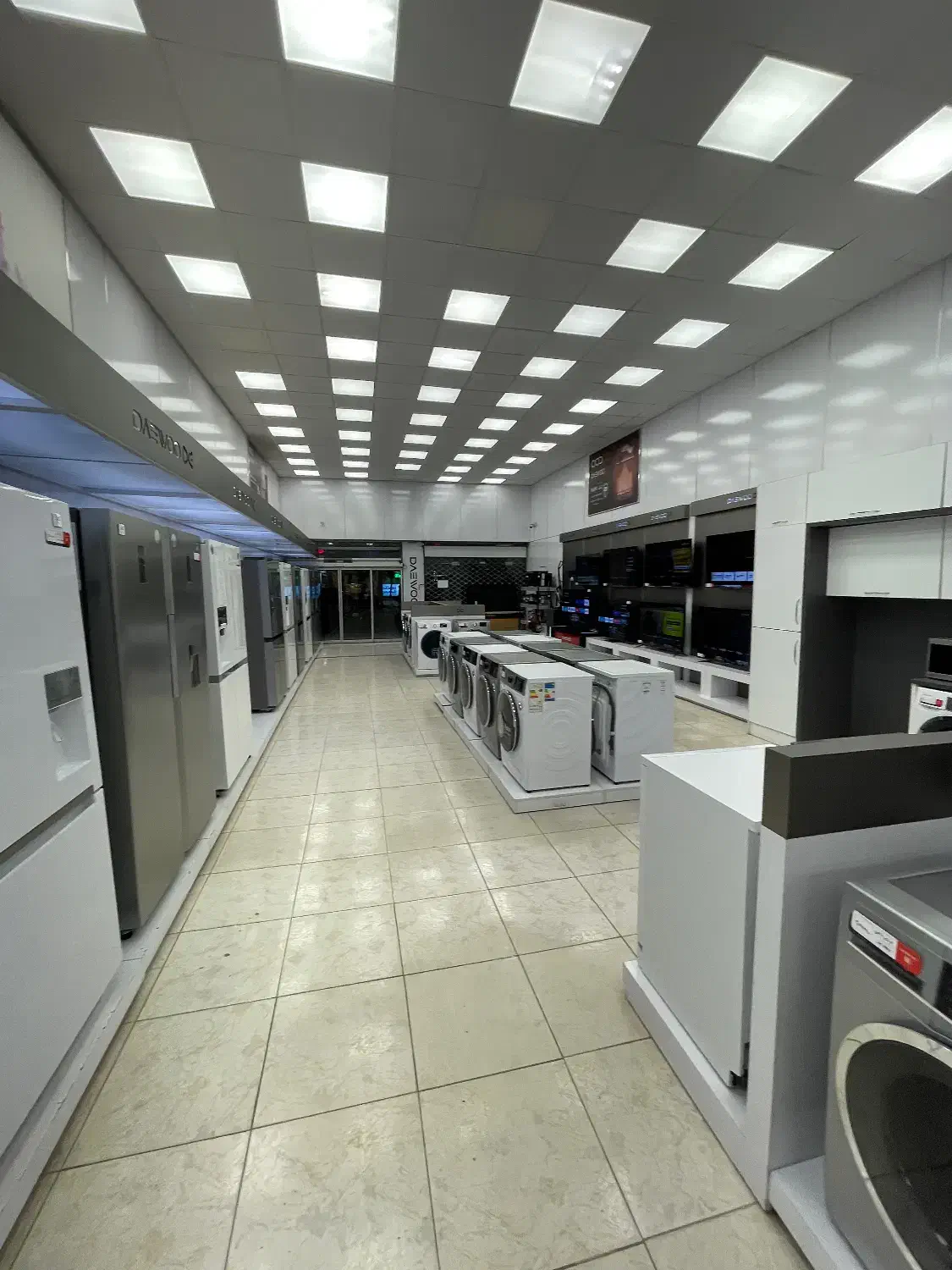 اجاره تجاری بر اصلی گنبد ۲۳۰ متر|اجارهٔ مغازه و غرفه|گنبد کاووس, |دیوار