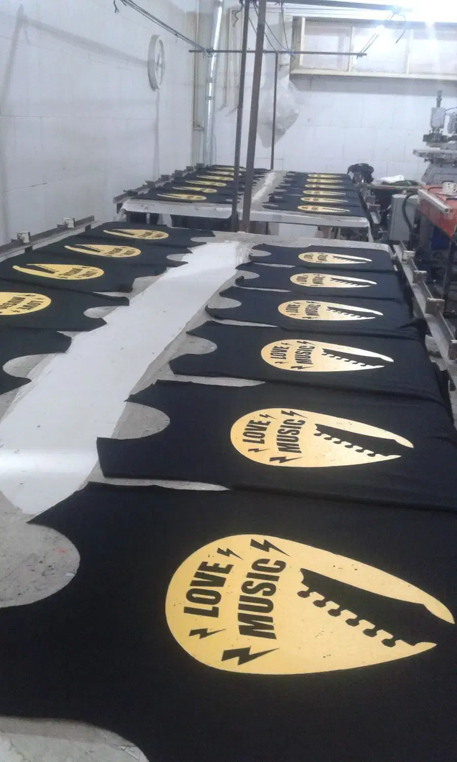 همکار جهت کار درچاپ سیلک|استخدام خدمات فروشگاه و رستوران|قزوین, |دیوار