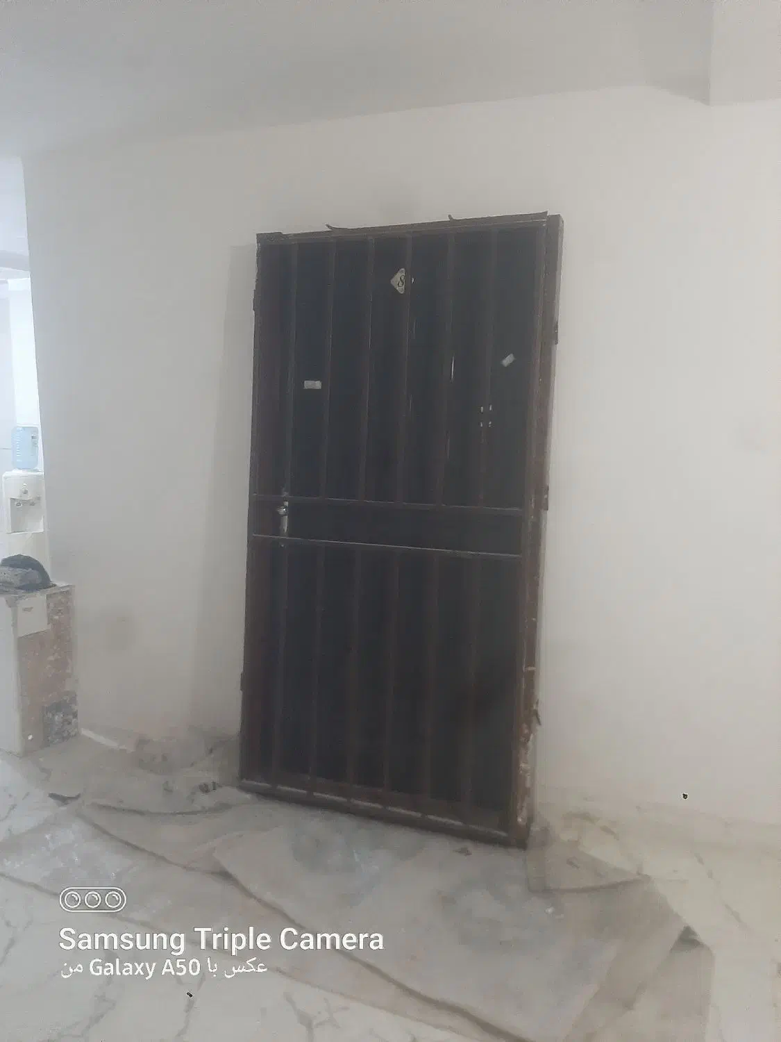 فروش یک عدد درب ورودی با محافظ|مصالح و تجهیزات ساختمان|بندرعباس, |دیوار