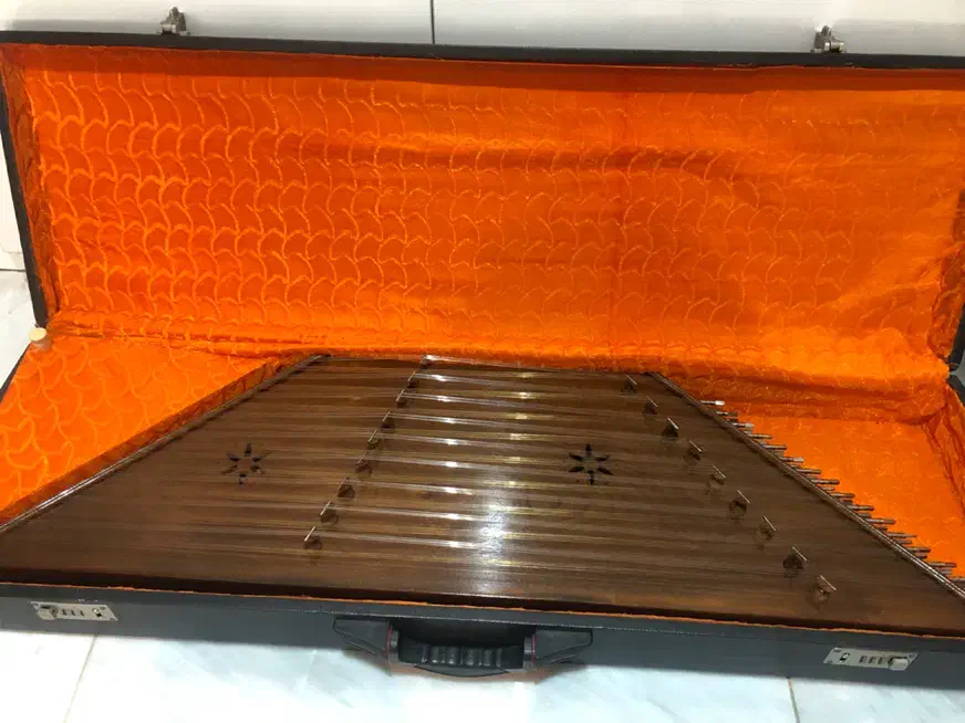 سنتور|سازهای سنتی|اصفهان, خانه اصفهان|دیوار