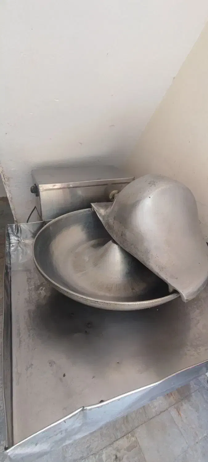 سبزی خرد کنی صنعتی دهنه ۶۰ بسیار تمیز کم کار کرد|خردکن، آسیاب، غذاساز|ملارد, |دیوار