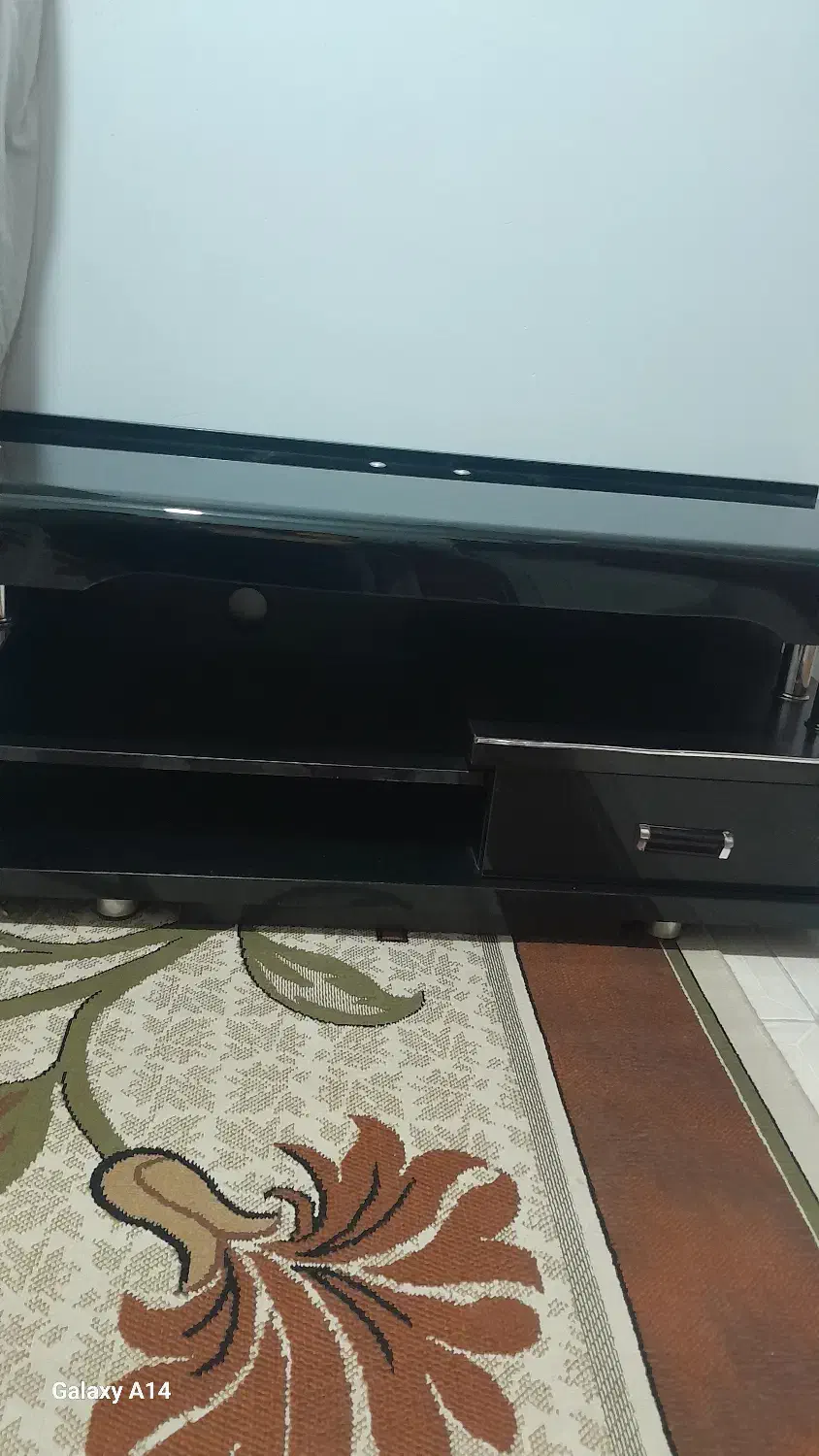 زیر تلوزیون شیشه ای تخفیف هم دارد|میز تلویزیون|چهاردانگه (تهران), |دیوار