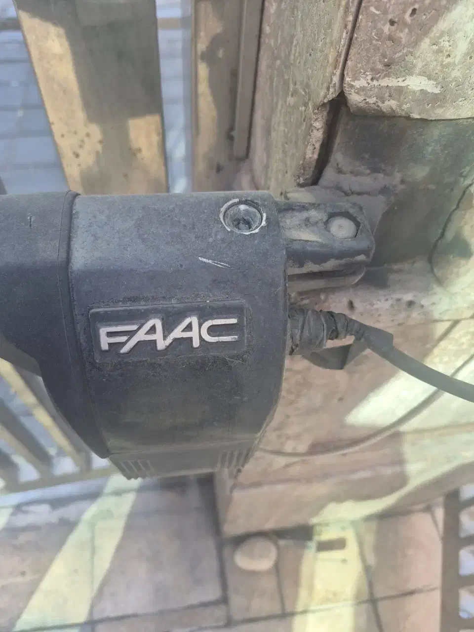 تعمیر کرکره برقی و جک پارکینگ و درب شیشه ای سکشنال|خدمات پیشه و مهارت|تهران, دروس|دیوار