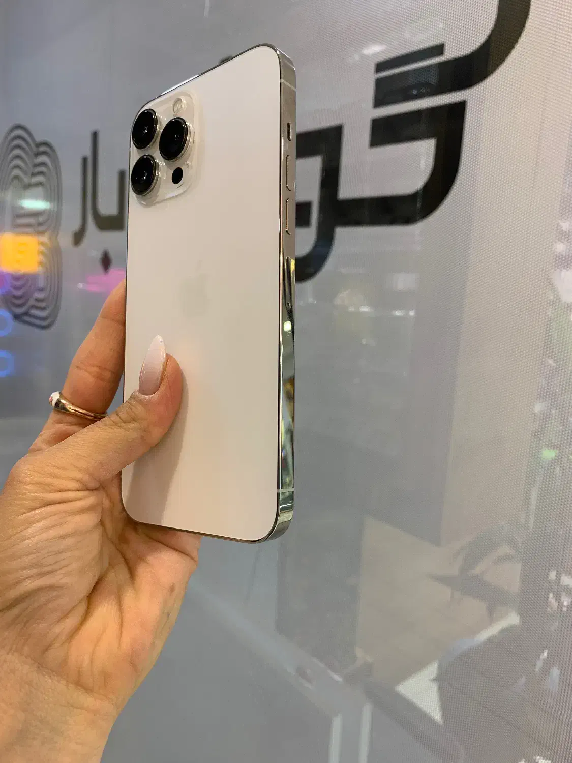 آیفون ۱۳پرومکس سیلور کمیاب|موبایل|اصفهان, باغ زرشک|دیوار