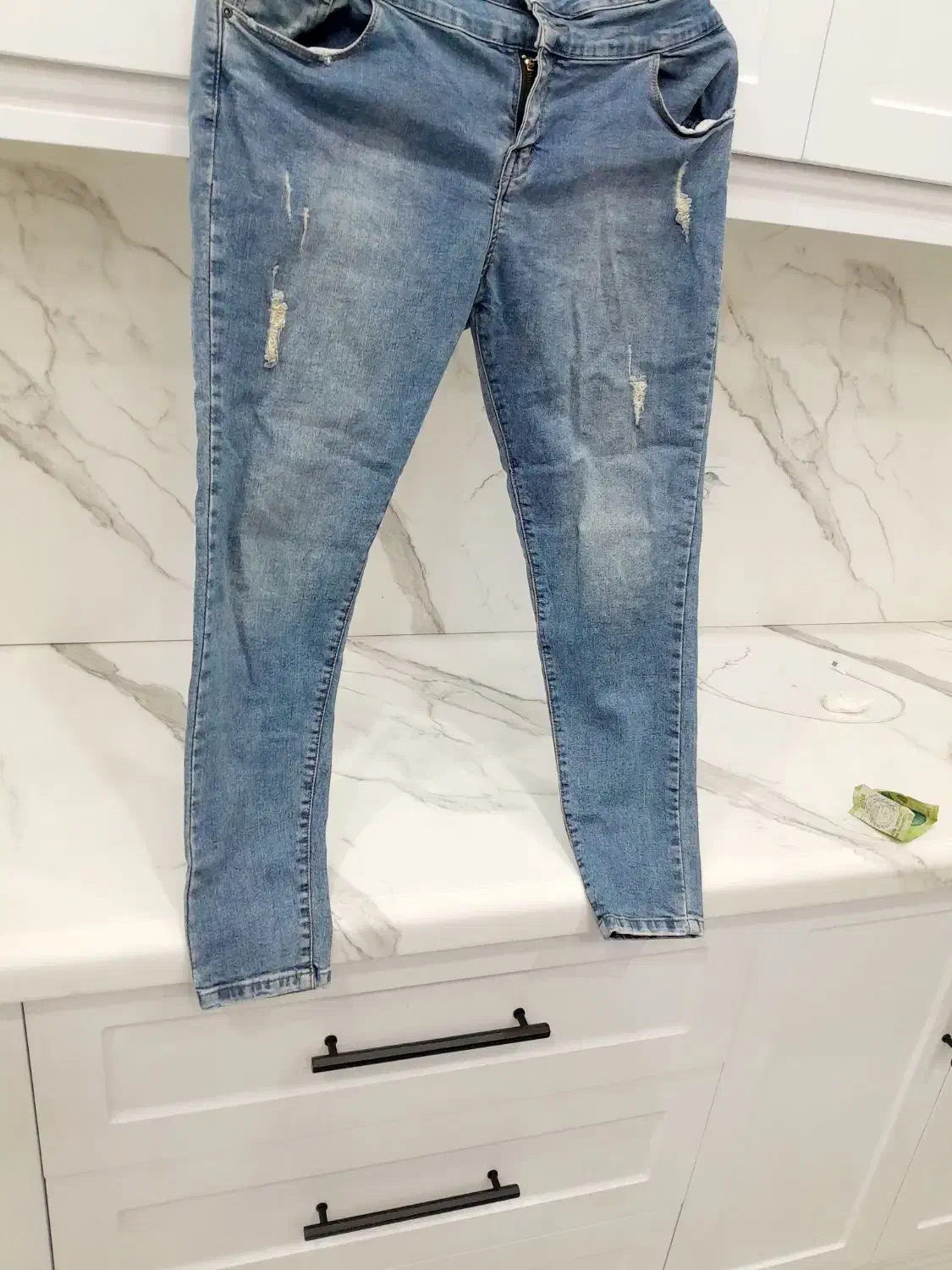 شلوار جین|لباس|امامزاده عبدالله, |دیوار