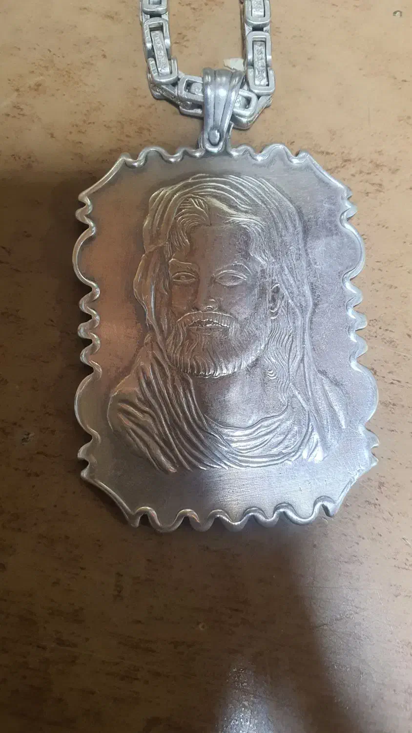 زنجیر و شمایل نقره دست ساز|جواهرات|تهران, قیام|دیوار