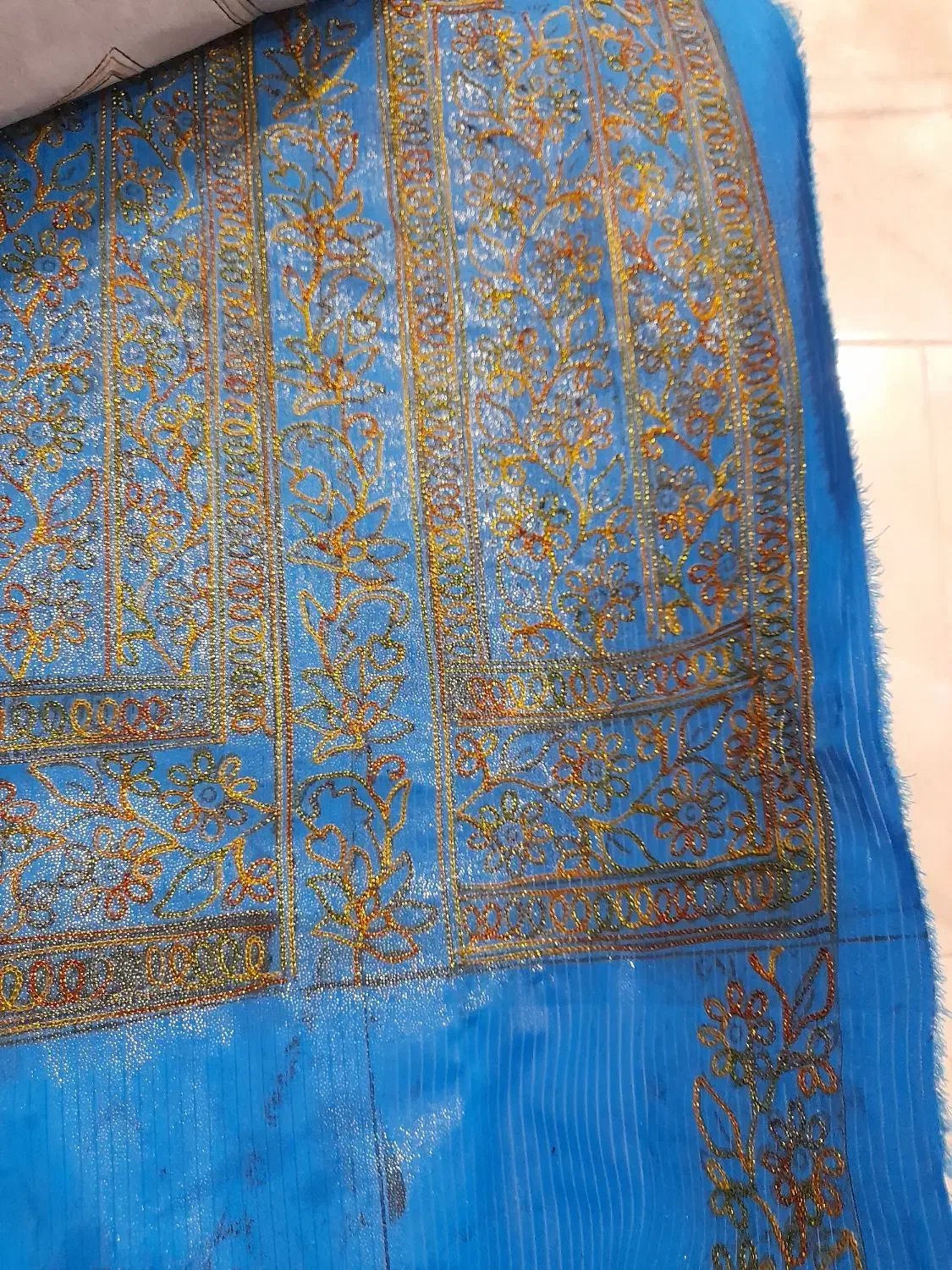 فروشی یک دست لباس 4وجبی وی چرخ زه دوزی|چرخ خیاطی و ریسندگی|سراوان, |دیوار