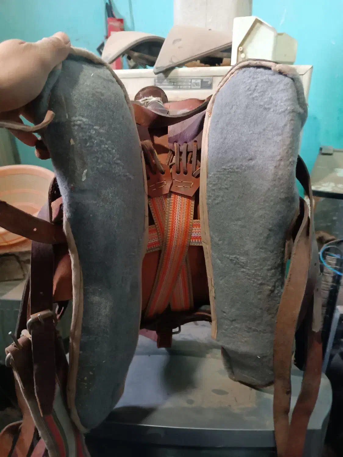 زین اسب|اسب و تجهیزات اسب‌سواری|نیشابور, میدون بار|دیوار