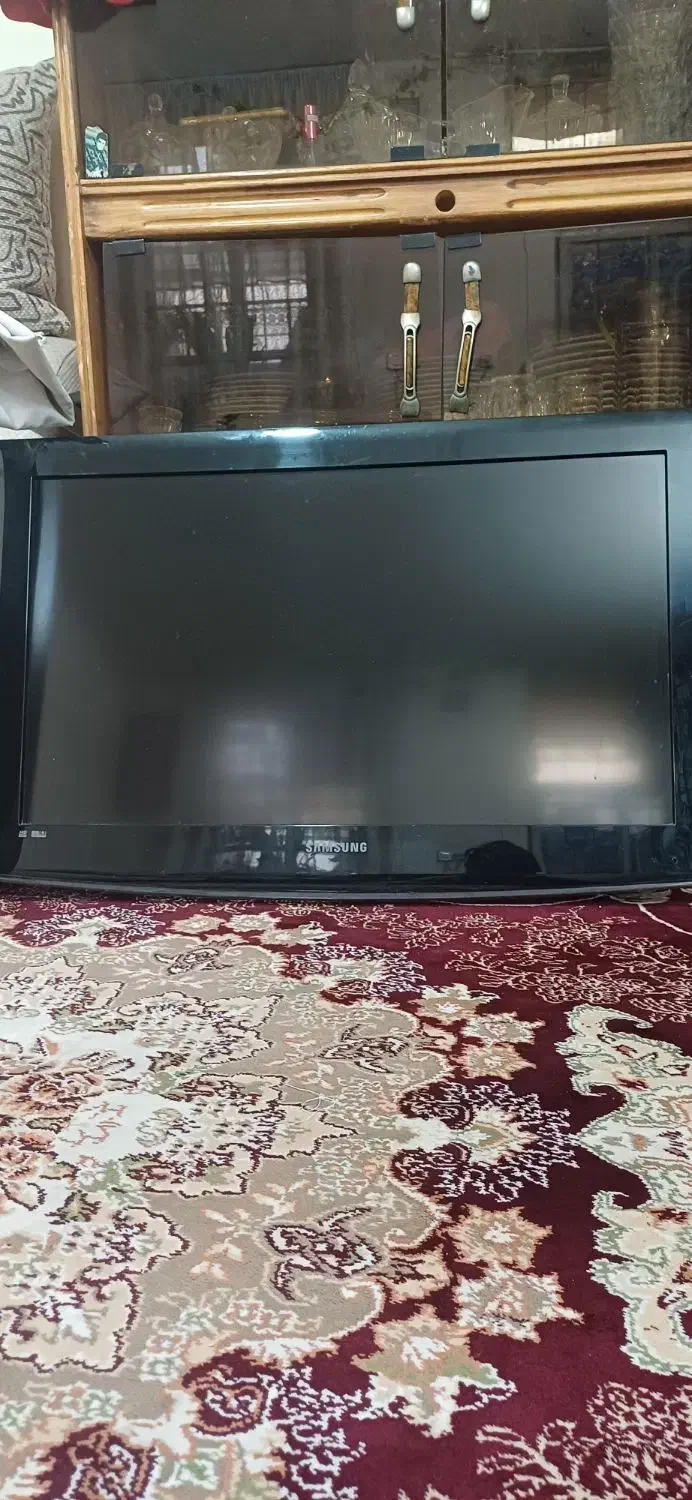تلوزیون ۳۲ اینچ سالم سالم|تلویزیون و پروژکتور|صفادشت, |دیوار