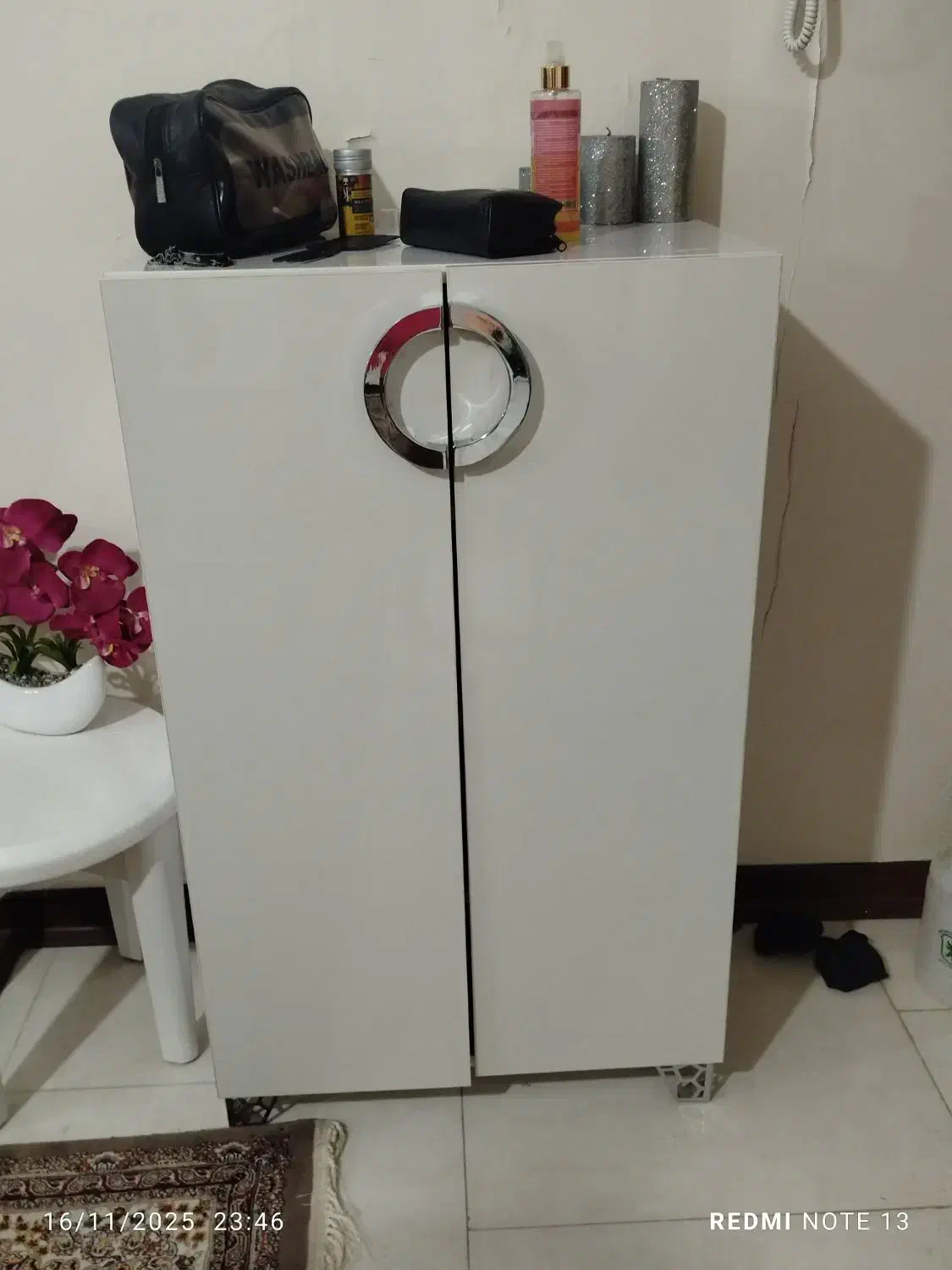 جاکفشی|جاکفشی، کمد، دراور|بومهن, |دیوار