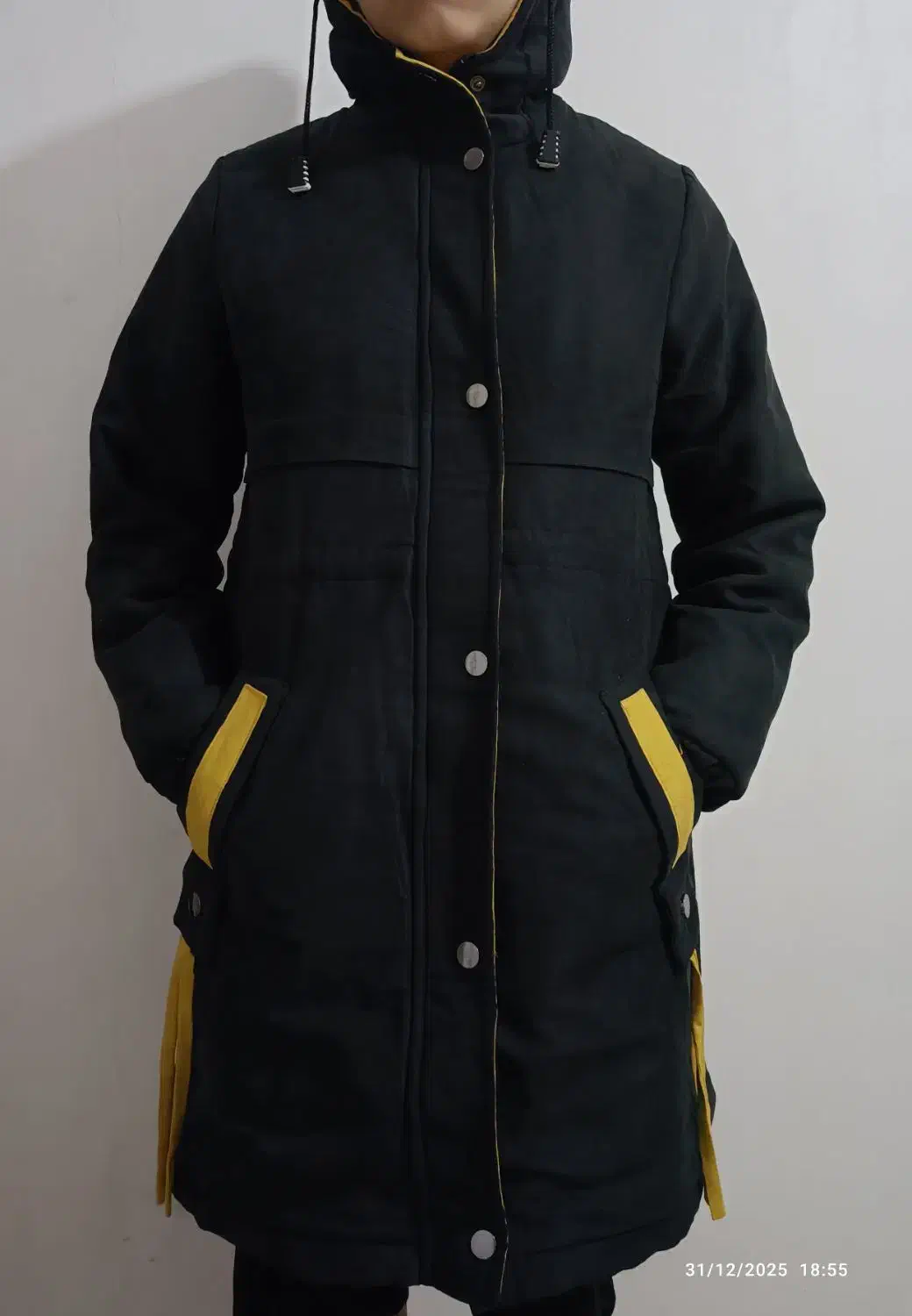 کاپشن|لباس|مشهد, کوی ولیعصر|دیوار