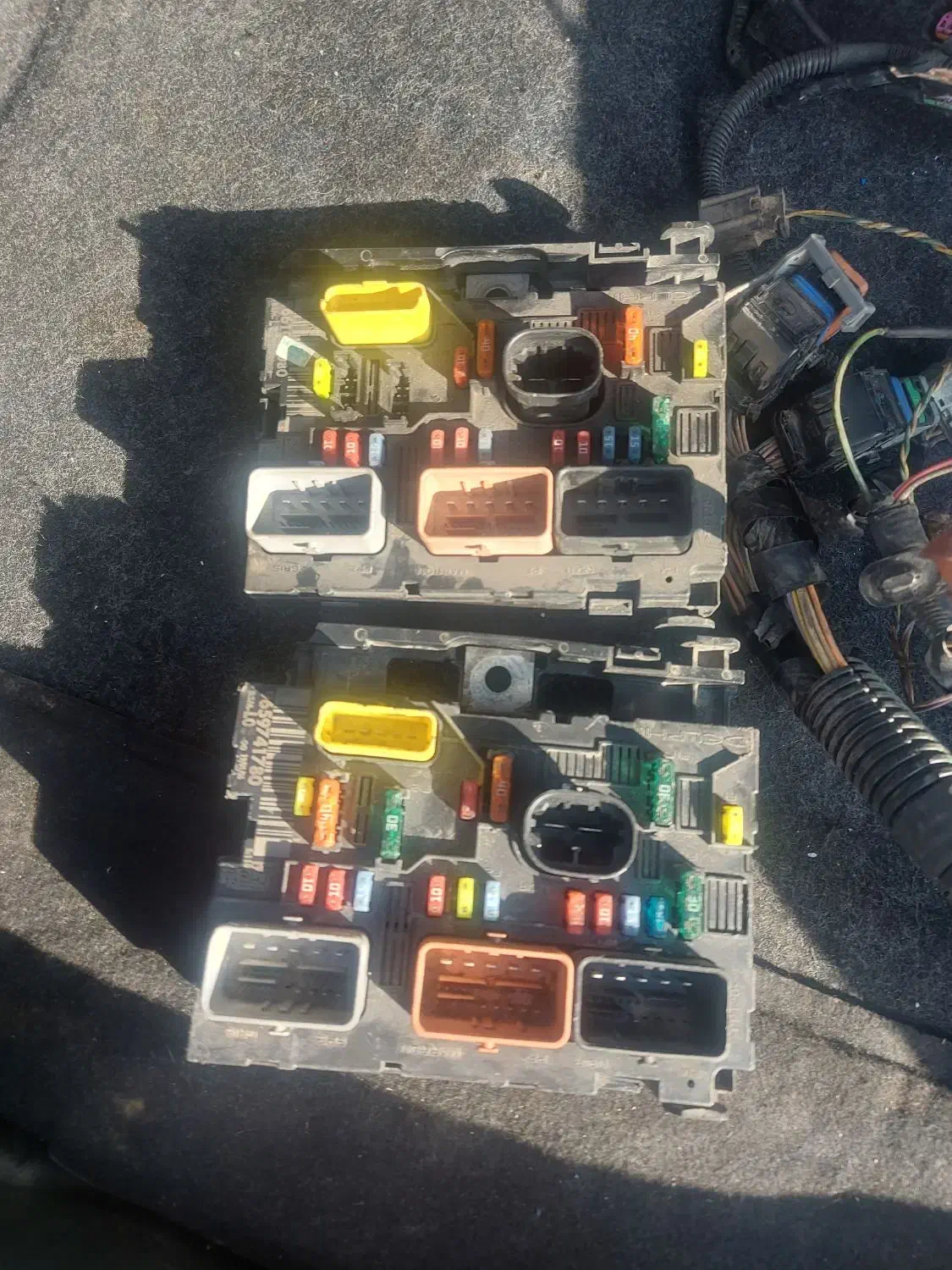 جعبه فیوز پژو سی فایو و سیم کشی موتور پژو ۴۰۷|قطعات یدکی و لوازم جانبی|رباط‌کریم, رباط‌کریم|دیوار