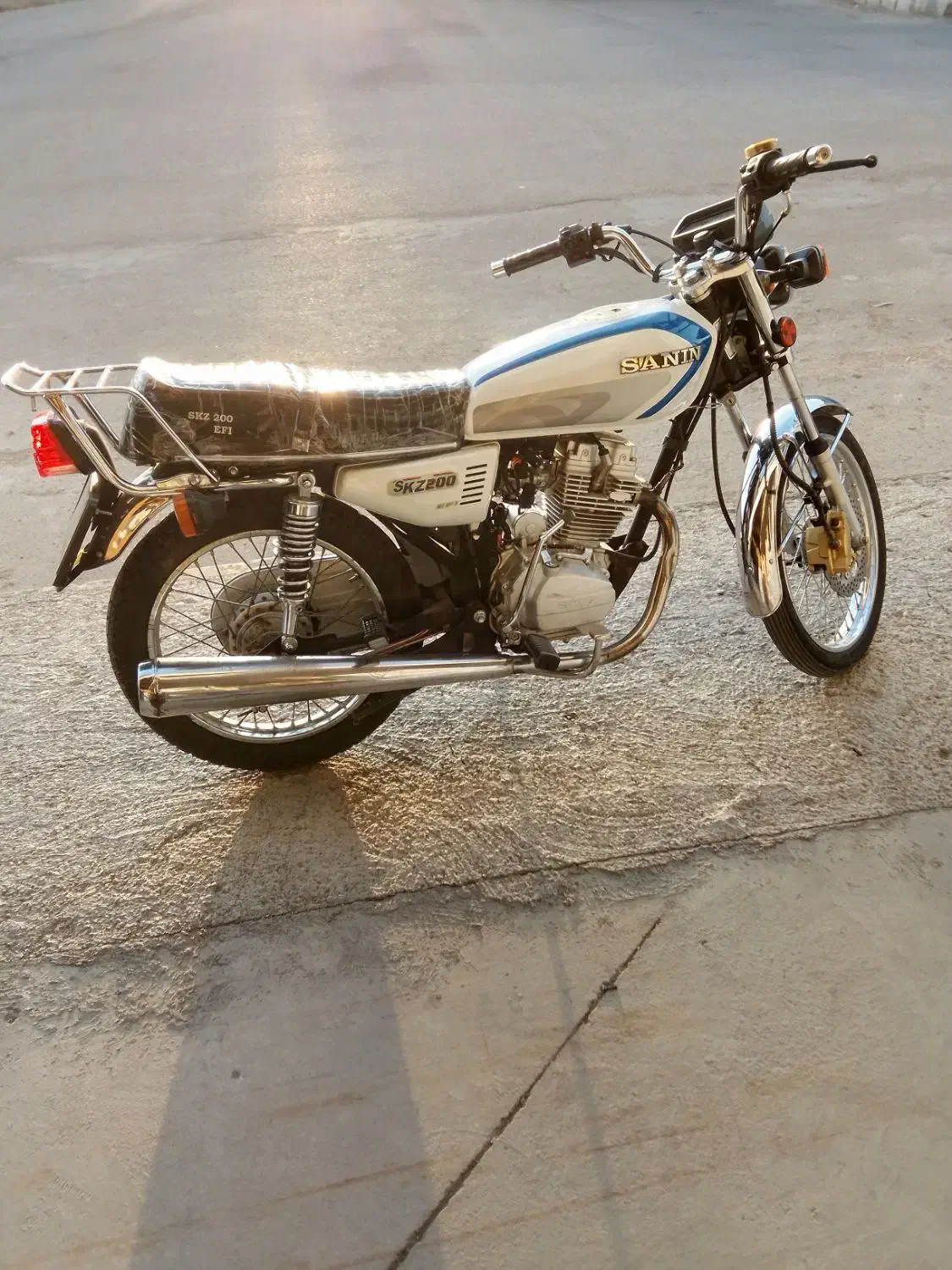 موتور سیکلت سنین انژکتوری 200 مدل 1400 در حد نو|موتورسیکلت|خرمدره, |دیوار