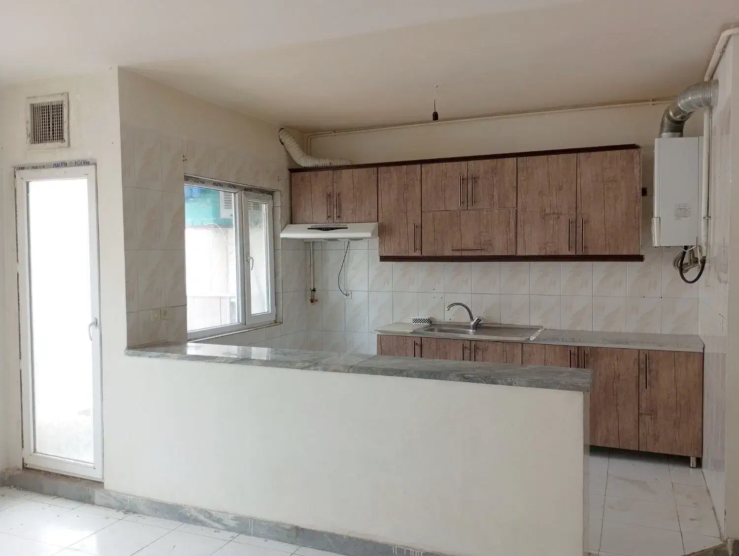 فروش واحد ۶۸ متری دو خواب ( ۱۸۰ واحدی )|فروش آپارتمان|مهاجران, |دیوار