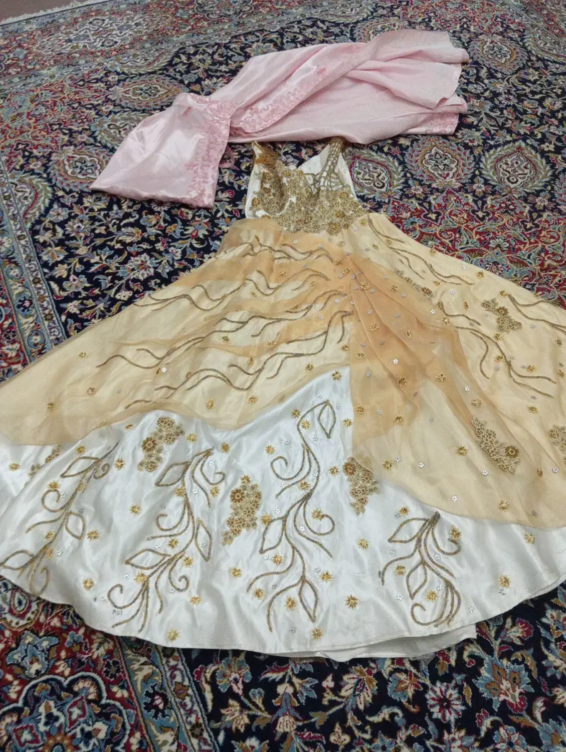 لباس نامزدی|لباس|ایلام, |دیوار