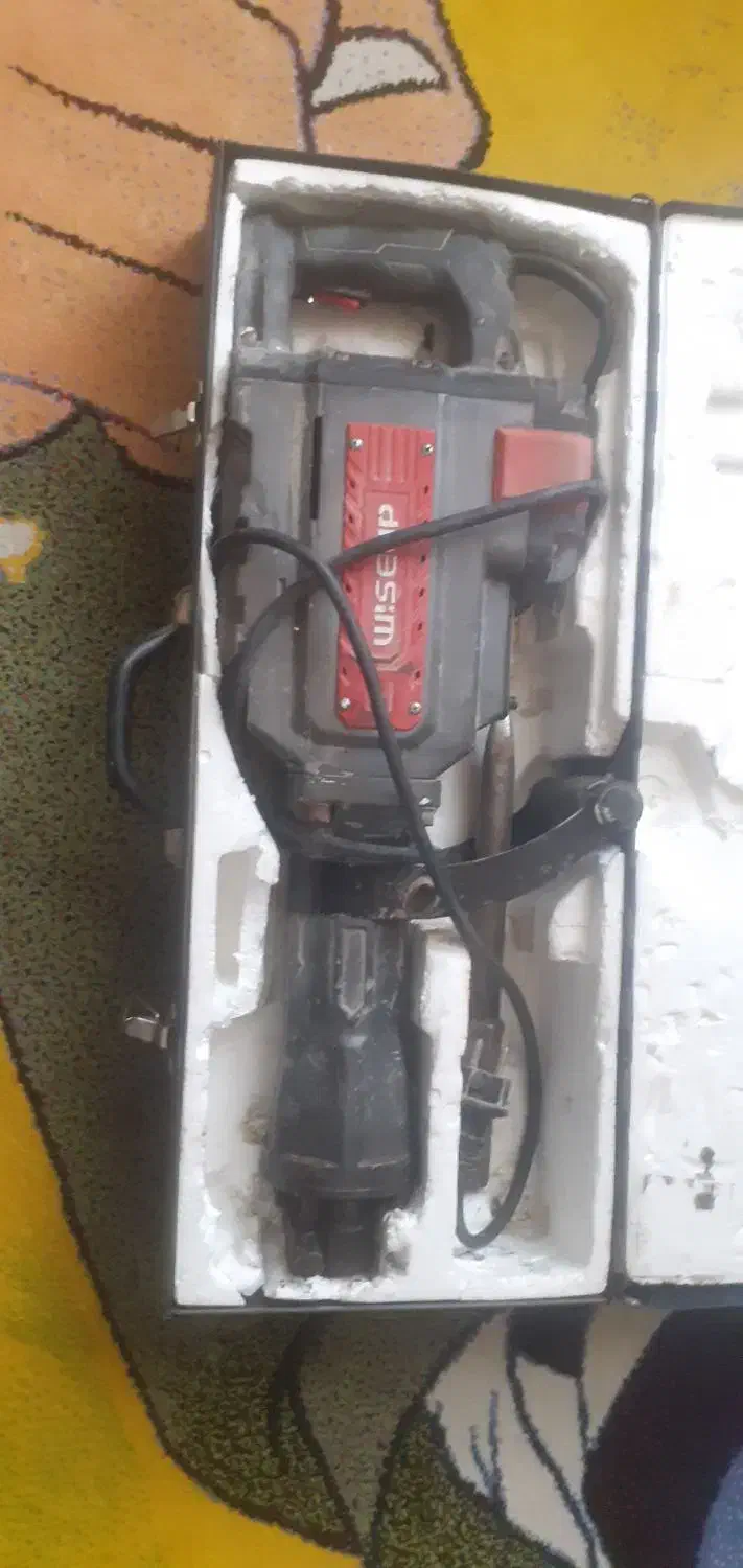 بالابر|ابزارآلات|رباطکریم, کیکاور|دیوار