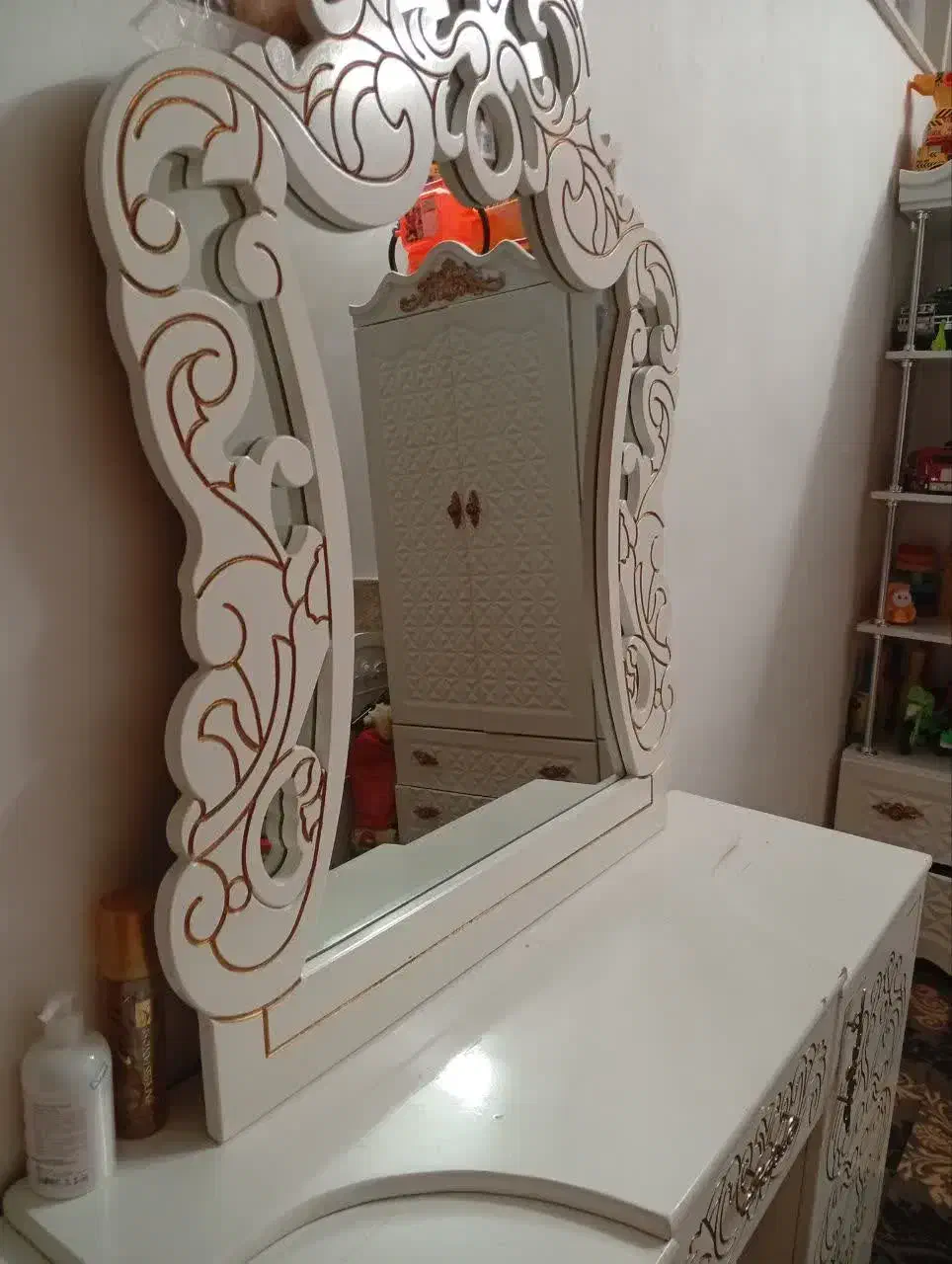 میز ارایشی|بوفه، ویترین، کنسول|قم, قلعه کامکار|دیوار