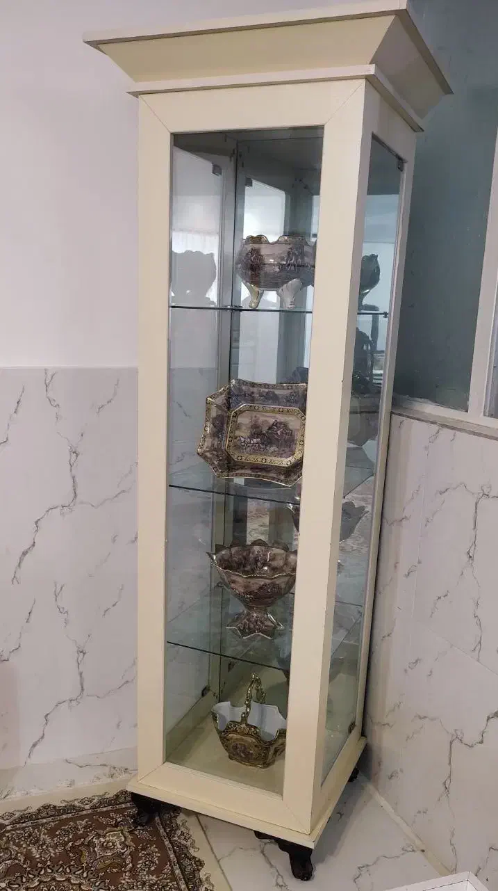 گنجه|بوفه، ویترین، کنسول|تربت‌حیدریه, میدان مرکزی|دیوار