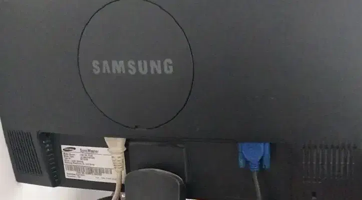 مانیتور 19 اینچ سامسونگ مدل 1943 sn plus|قطعات و لوازم جانبی رایانه|یزد, |دیوار