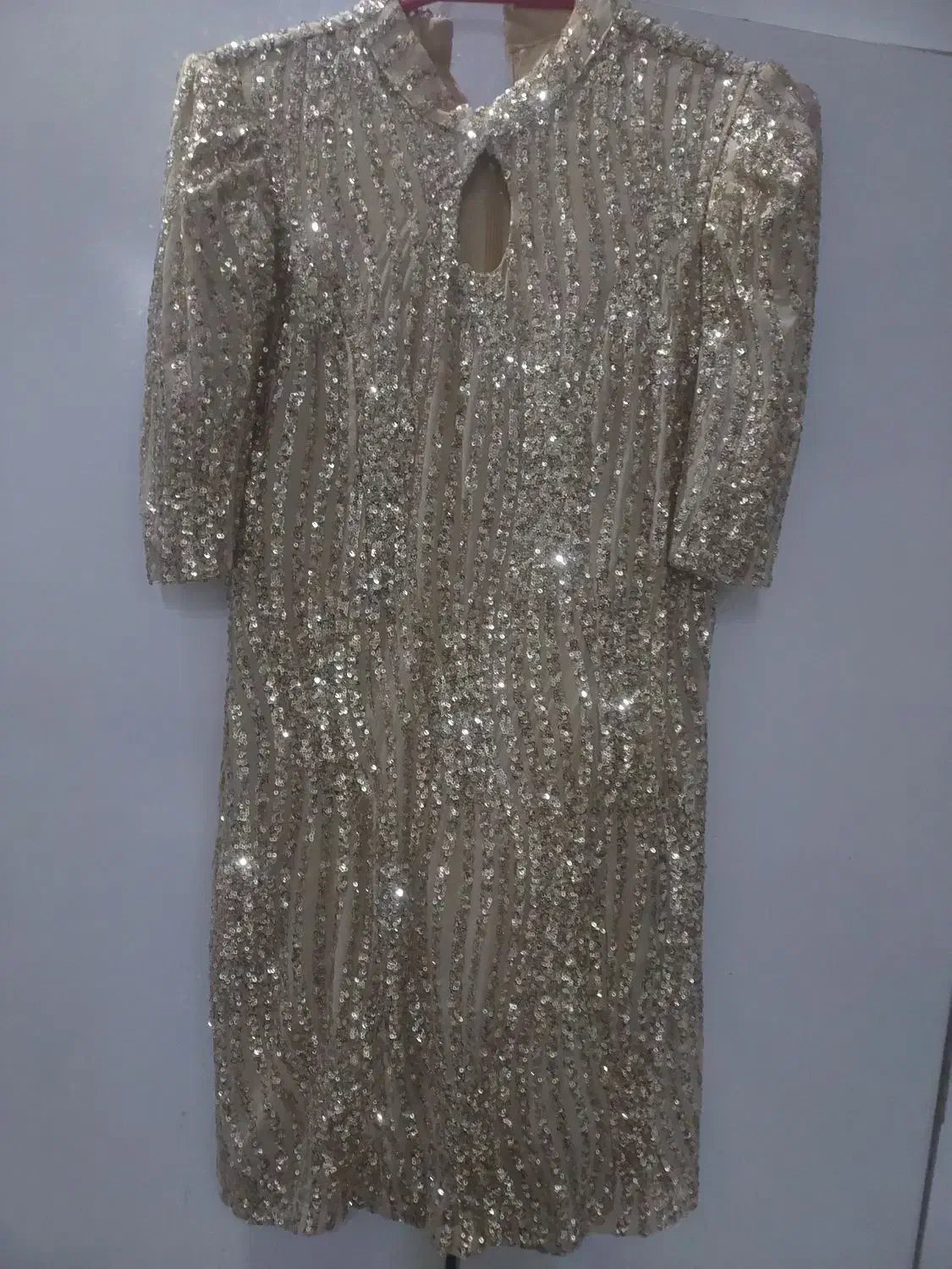 لباس مجلسی|لباس|مشهد, گرجی علیا|دیوار