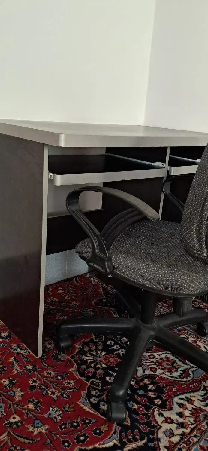 میزوصندلی|میز تحریر و کامپیوتر|سبزوار, مدرس|دیوار