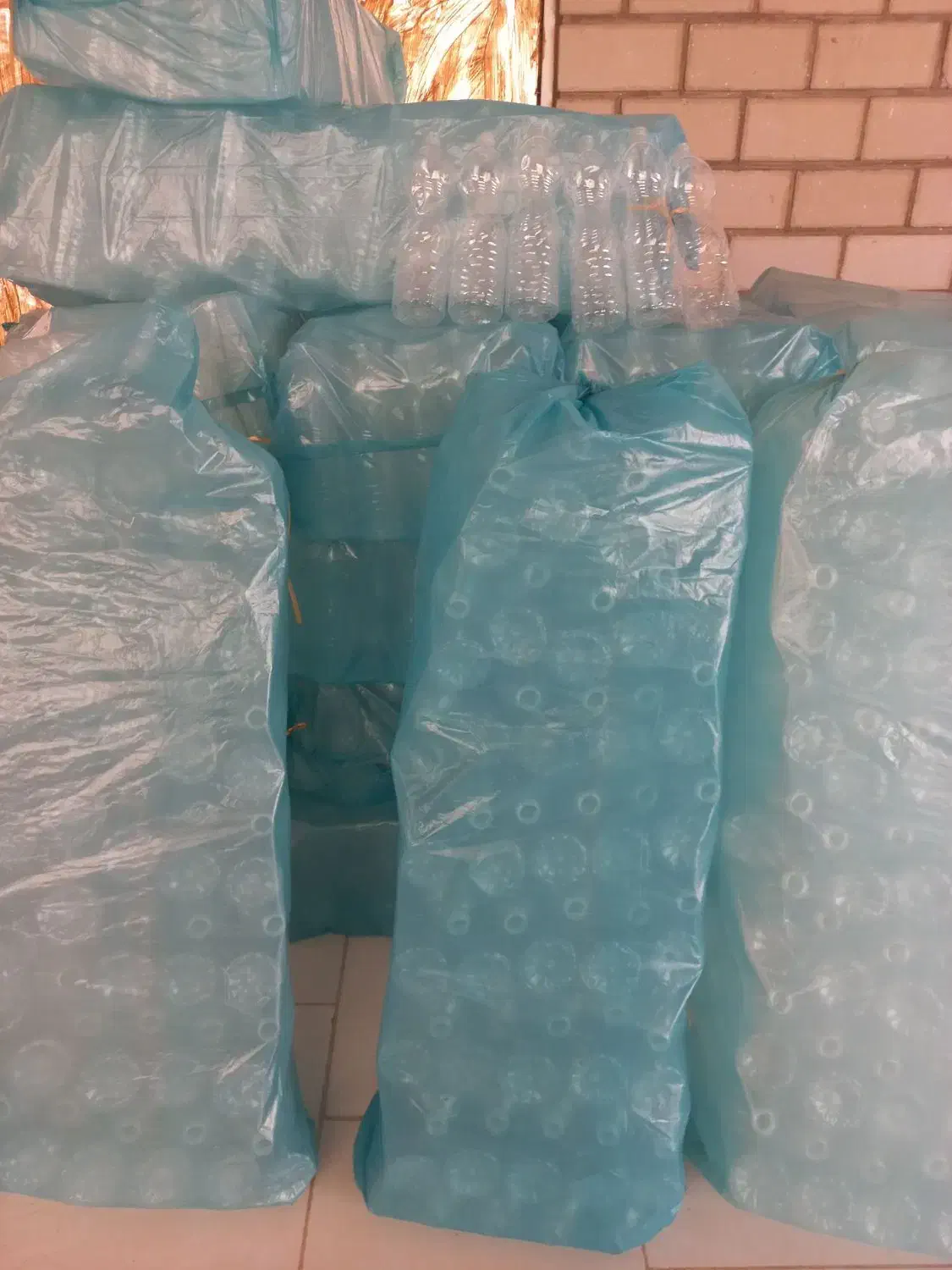 فروش و حراج 62هزار عدد بطری پلاستیکی|ظروف نگهدارنده، پلاستیکی، یک‌بارمصرف|شفت, |دیوار