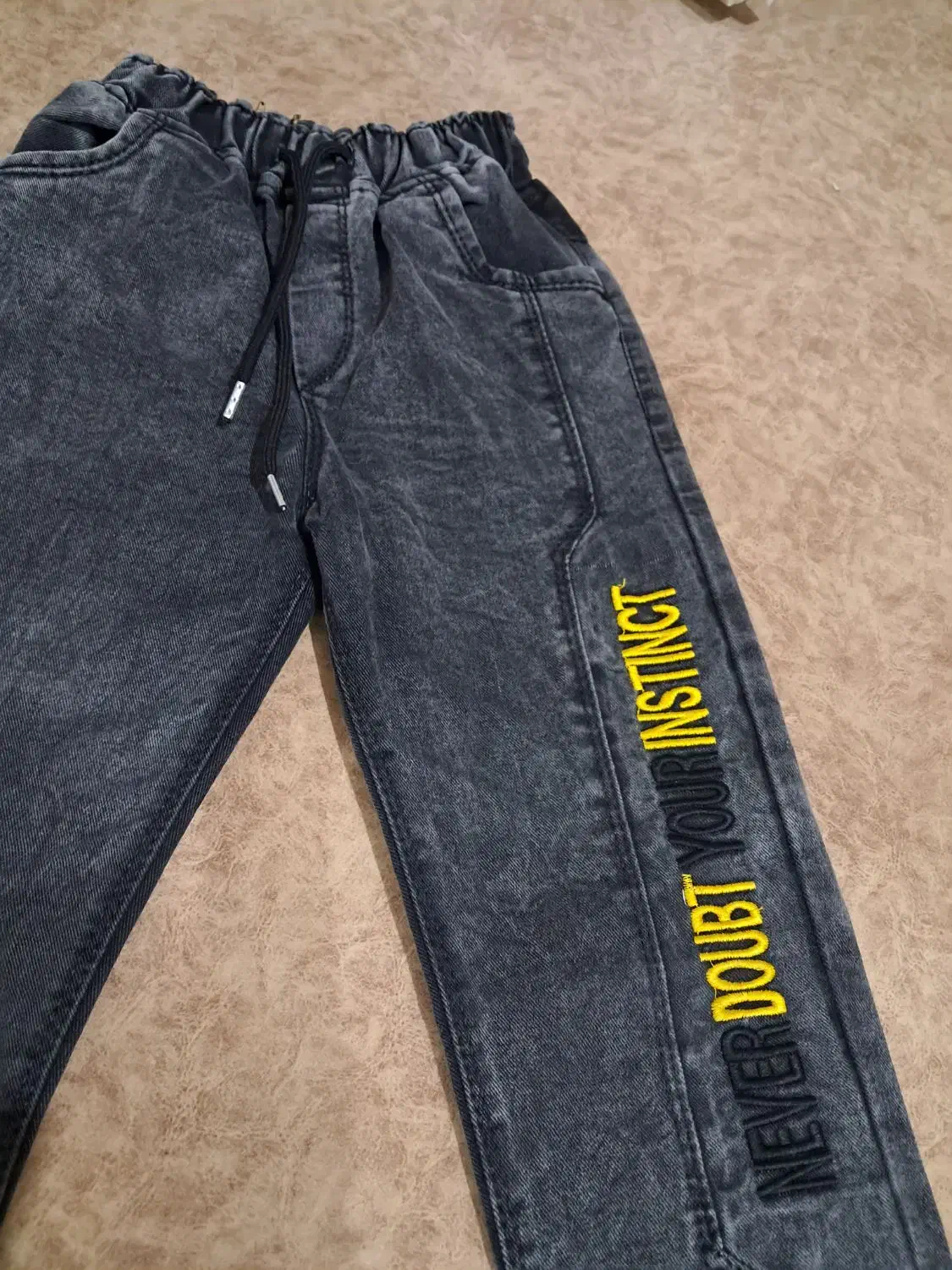 لباس‌های بچگانه نو|کفش و لباس بچه|ری, دیلمان|دیوار