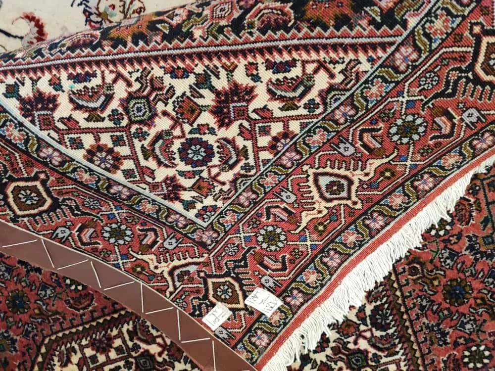 قالیچه بیجار نقش ماهی رنگ ارغوانی|فرش|تهران, درب دوم|دیوار