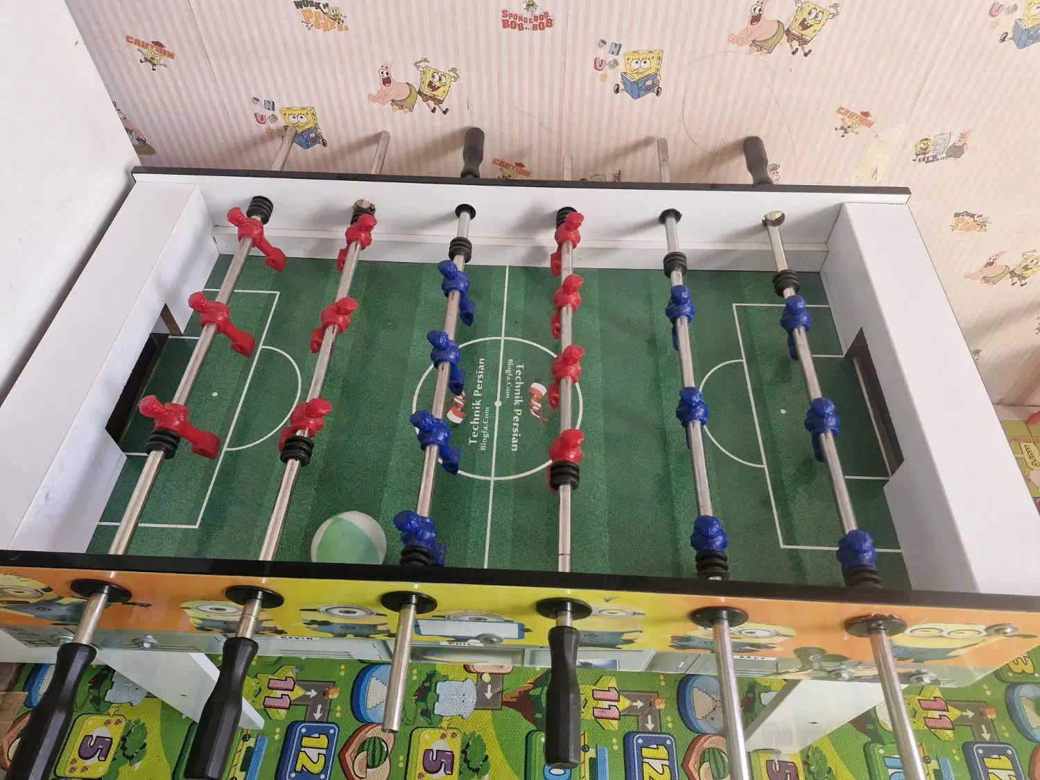 فوتبال دستی ایستاده|اسباببازی بچه|میانه, |دیوار