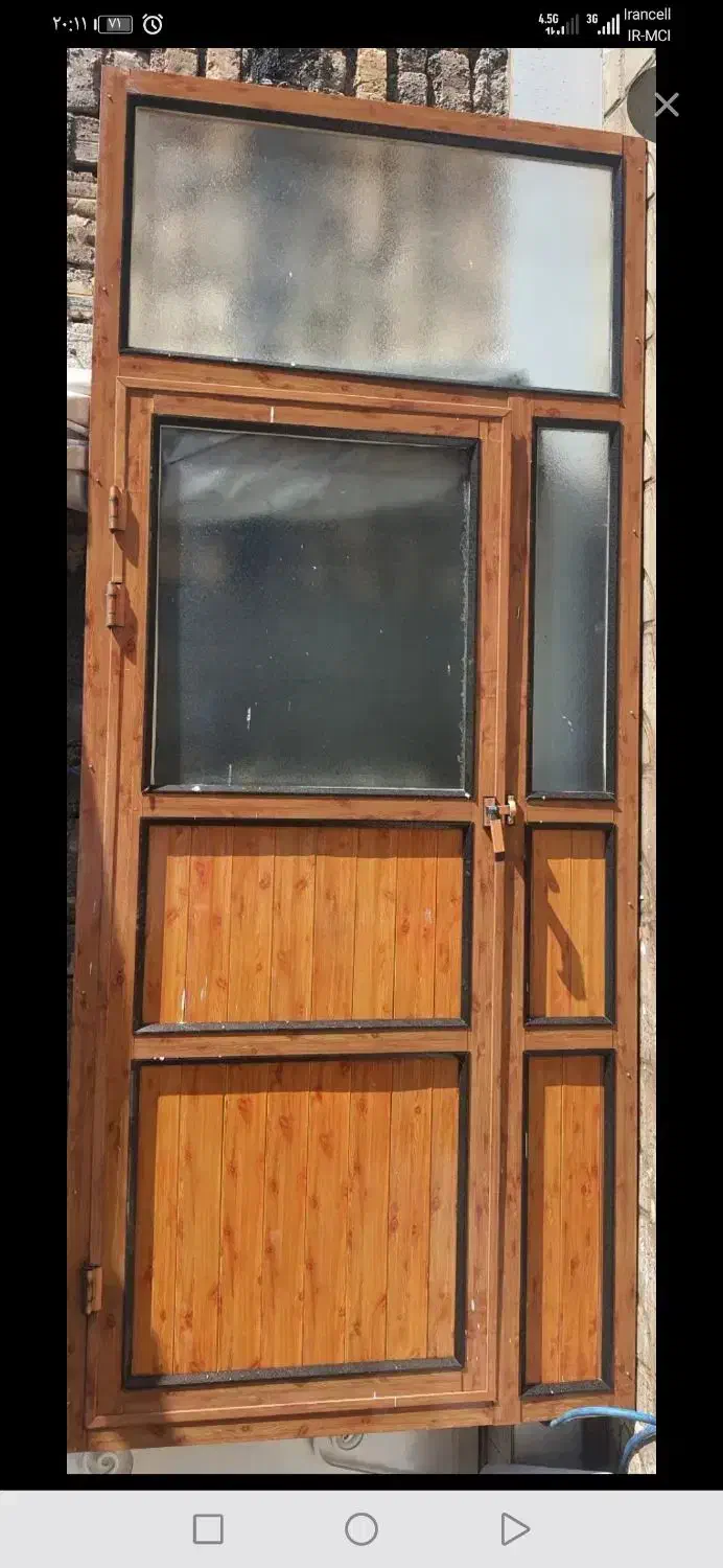 درب آلومینیومی در حد نو|مصالح و تجهیزات ساختمان|سروستان, |دیوار