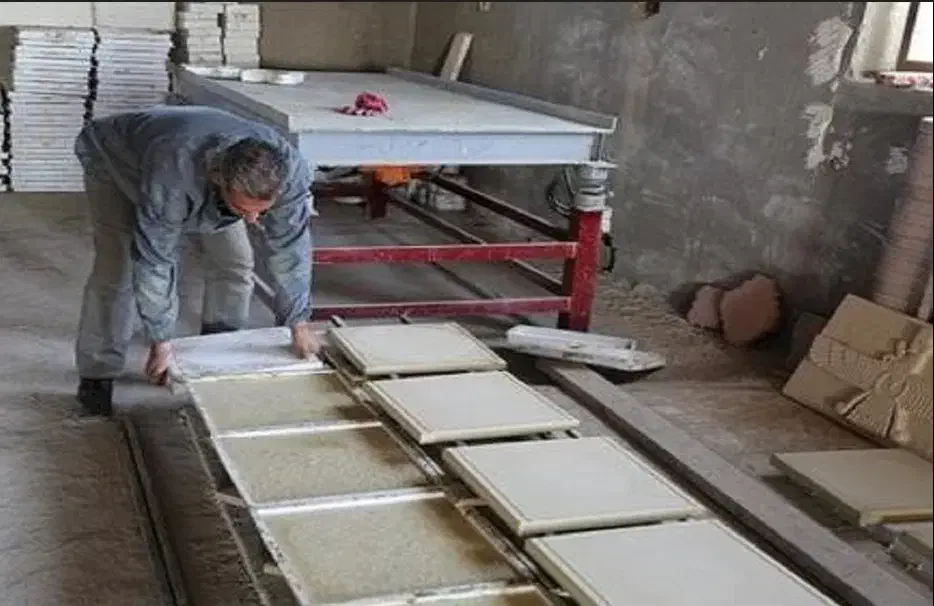 نیازمند دوعدد نیروی کار جهت کار در موزاییک سازی|استخدام معماری، عمران و ساختمانی|اراک, |دیوار